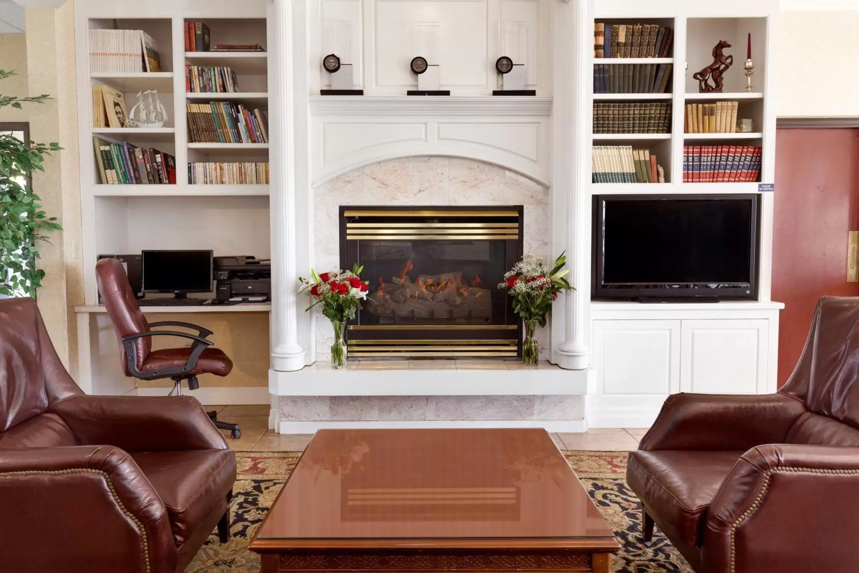 Lobby or reception in Ramada by Wyndham Moses Lake Lobby or reception in Ramada by Wyndham Moses Lake