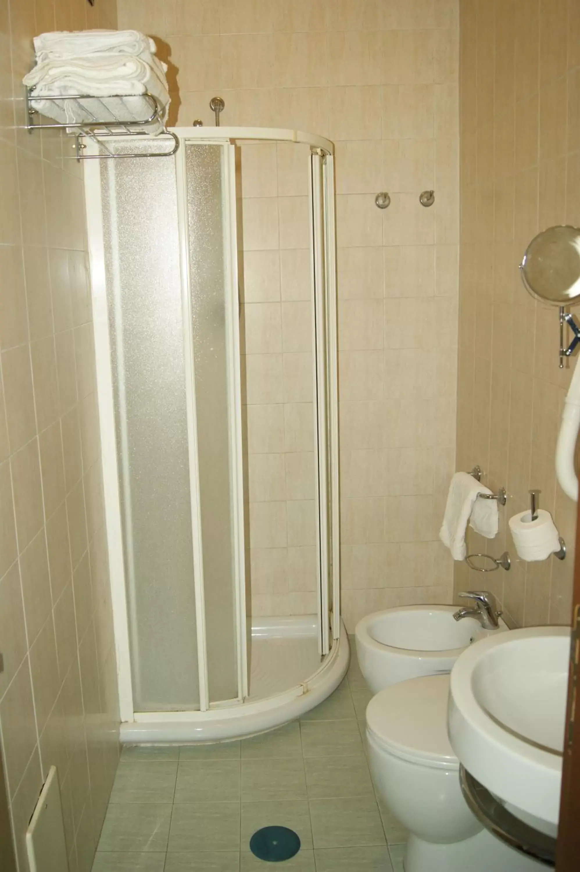 Bathroom in Hotel Elio
