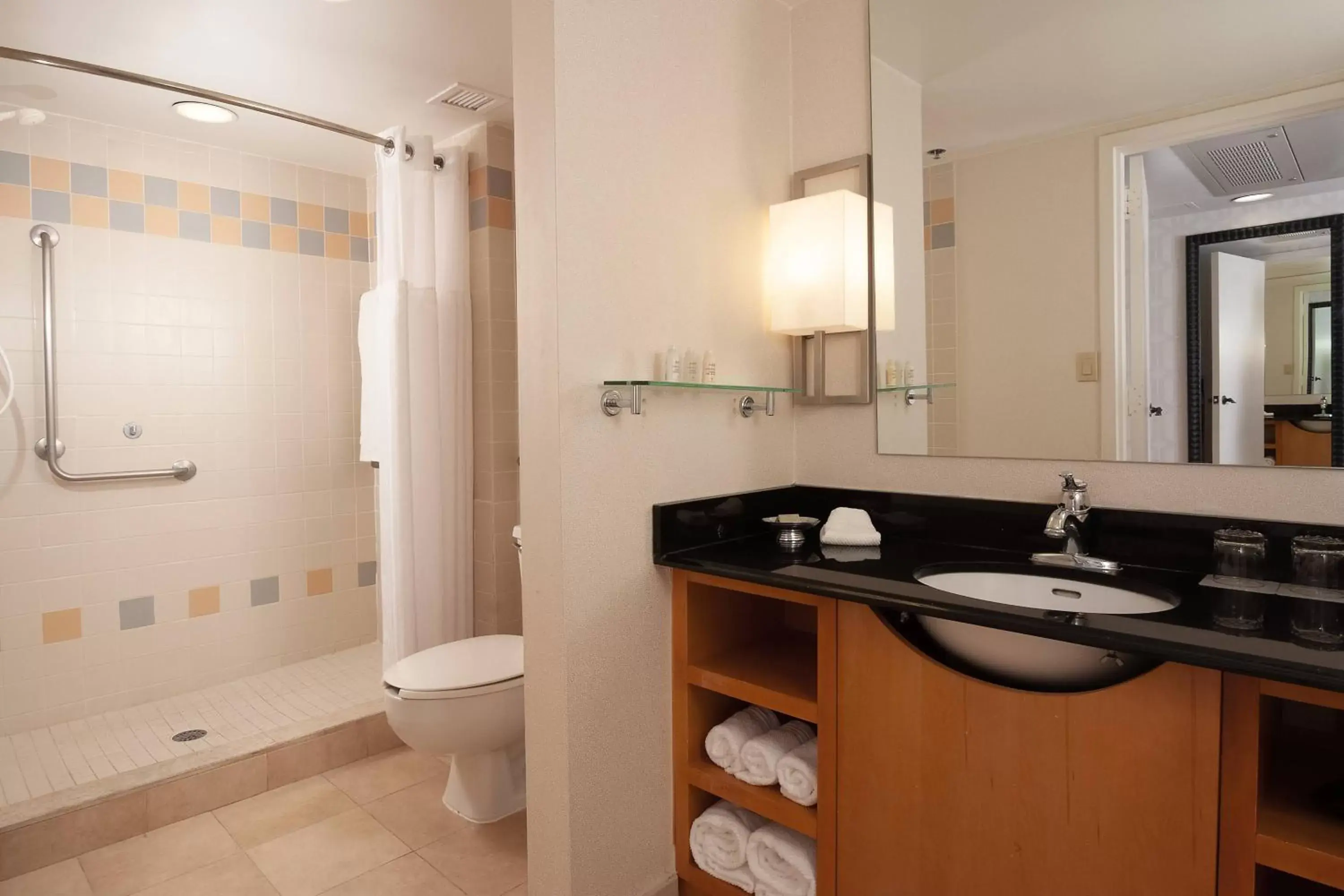 Bathroom in Renaissance Orlando Airport Hotel