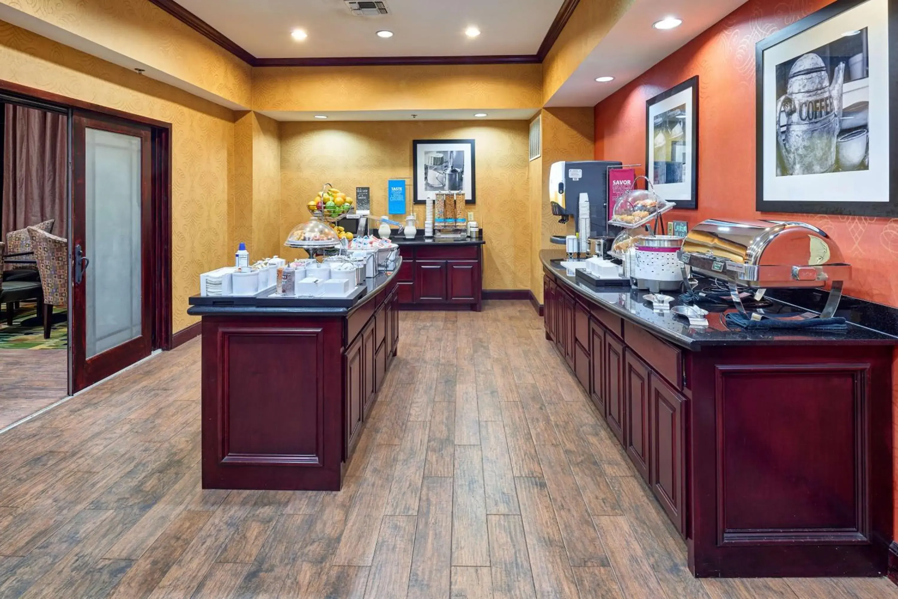 Breakfast, Restaurant/Places to Eat in Hampton Inn & Suites Austin South Buda