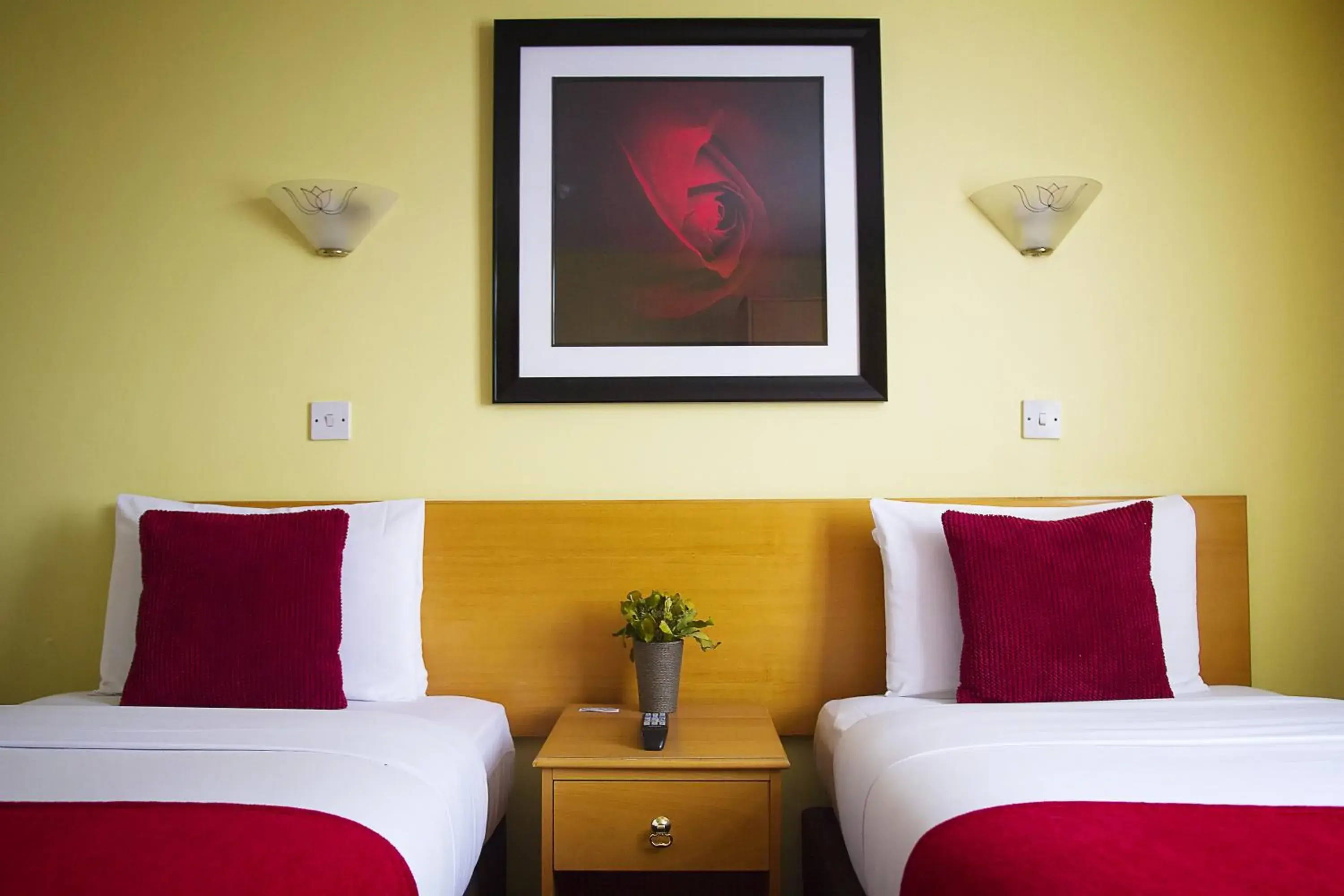 Bedroom, Bed in The Abbey House Hotel