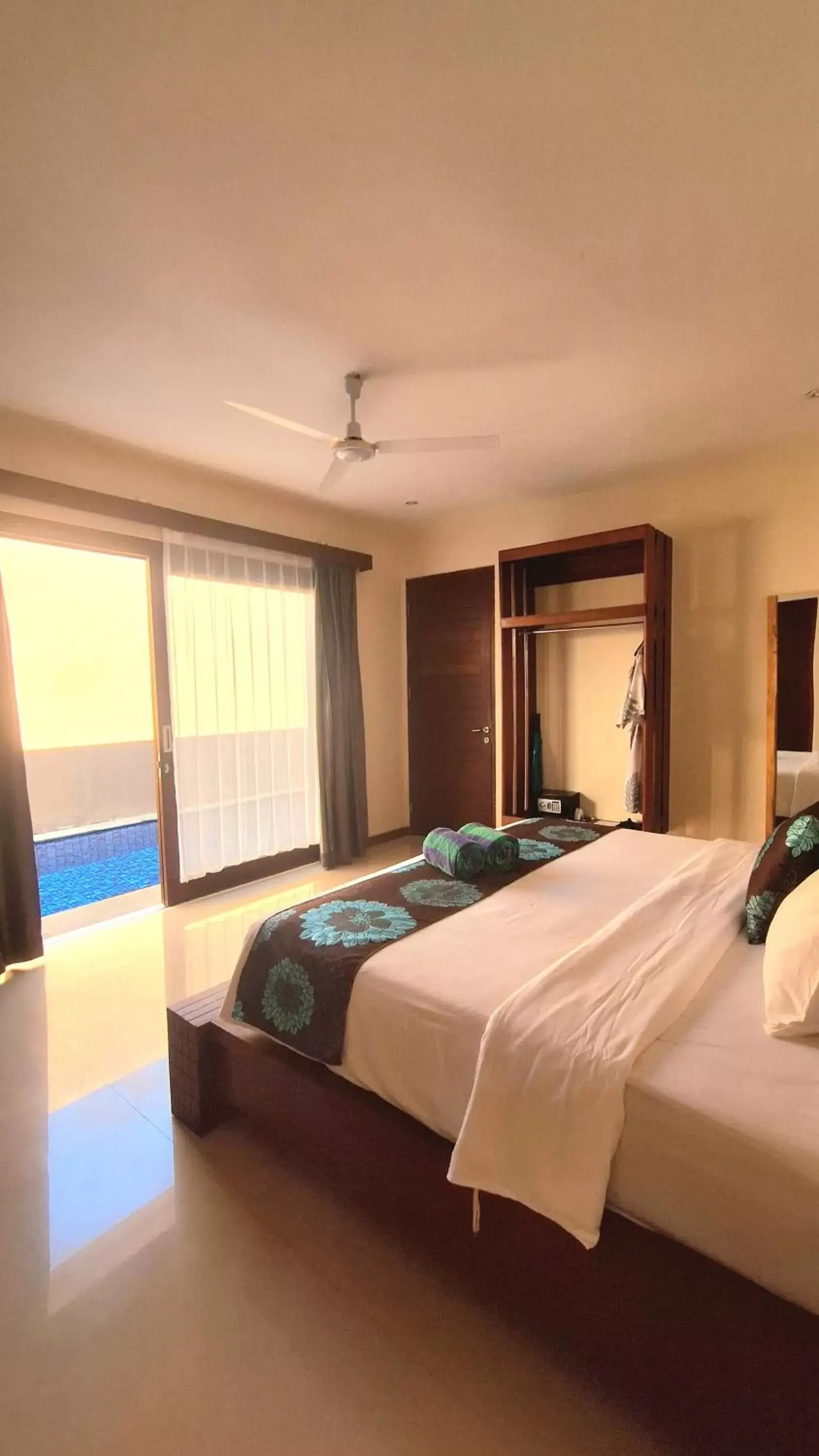 Bedroom, Bed in Taj Maza Sunset Villas