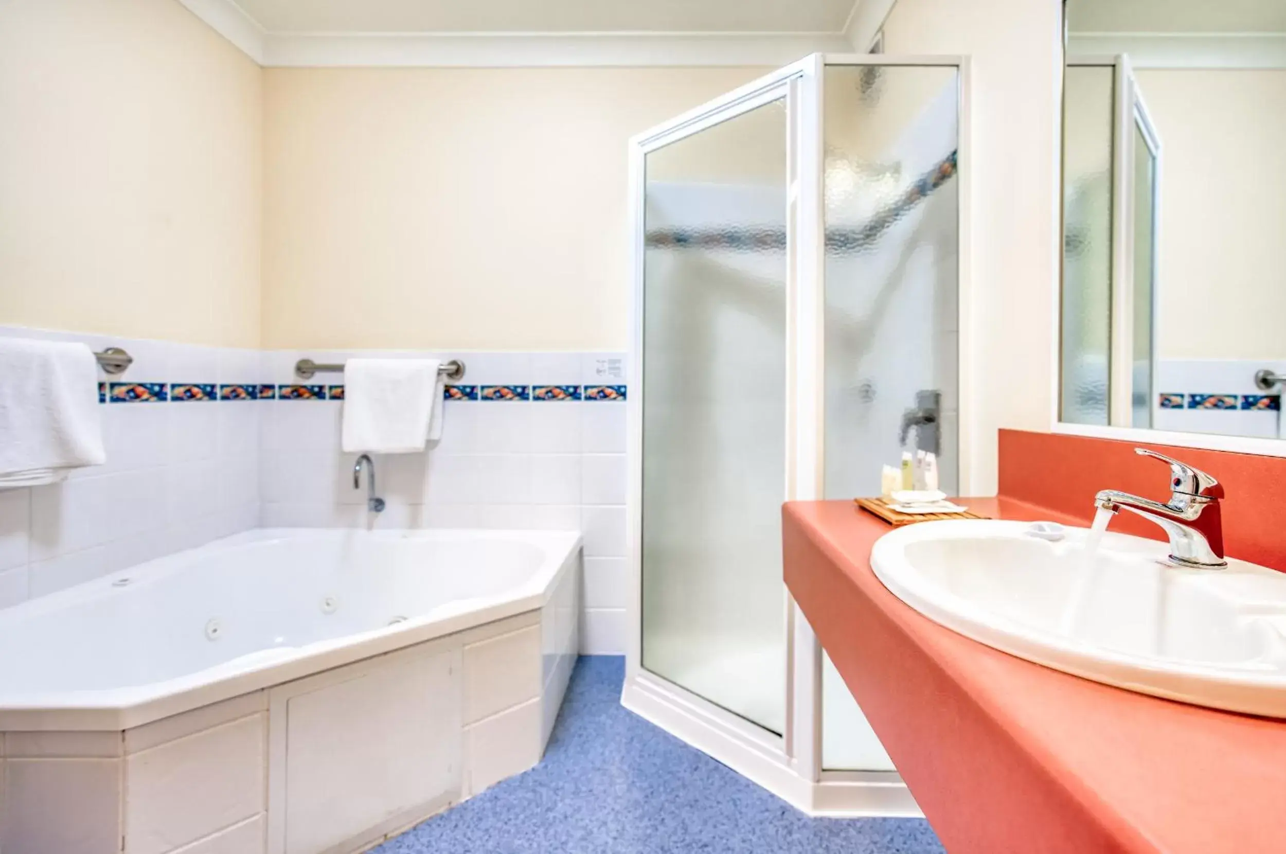 Bathroom in Panorama Hotel St Helens