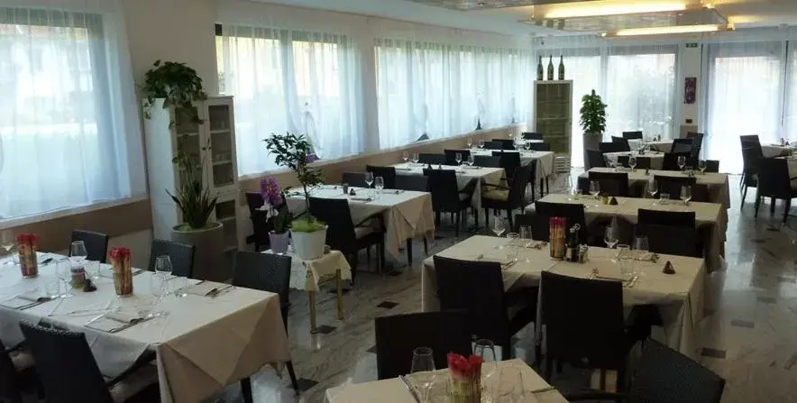 Restaurant/Places to Eat in Hotel De Nac