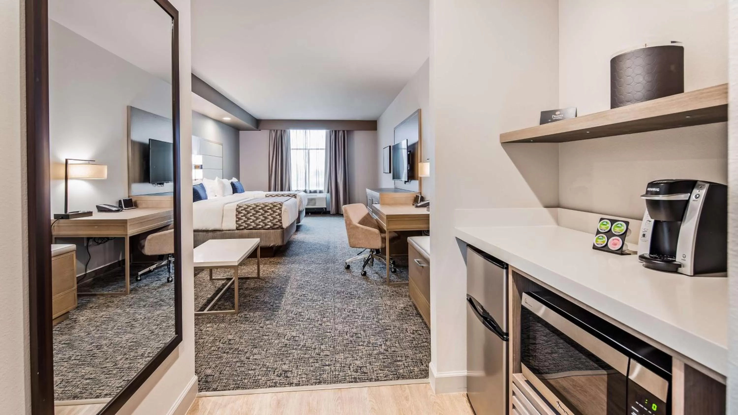 Photo of the whole room in Best Western Premier Energy Corridor