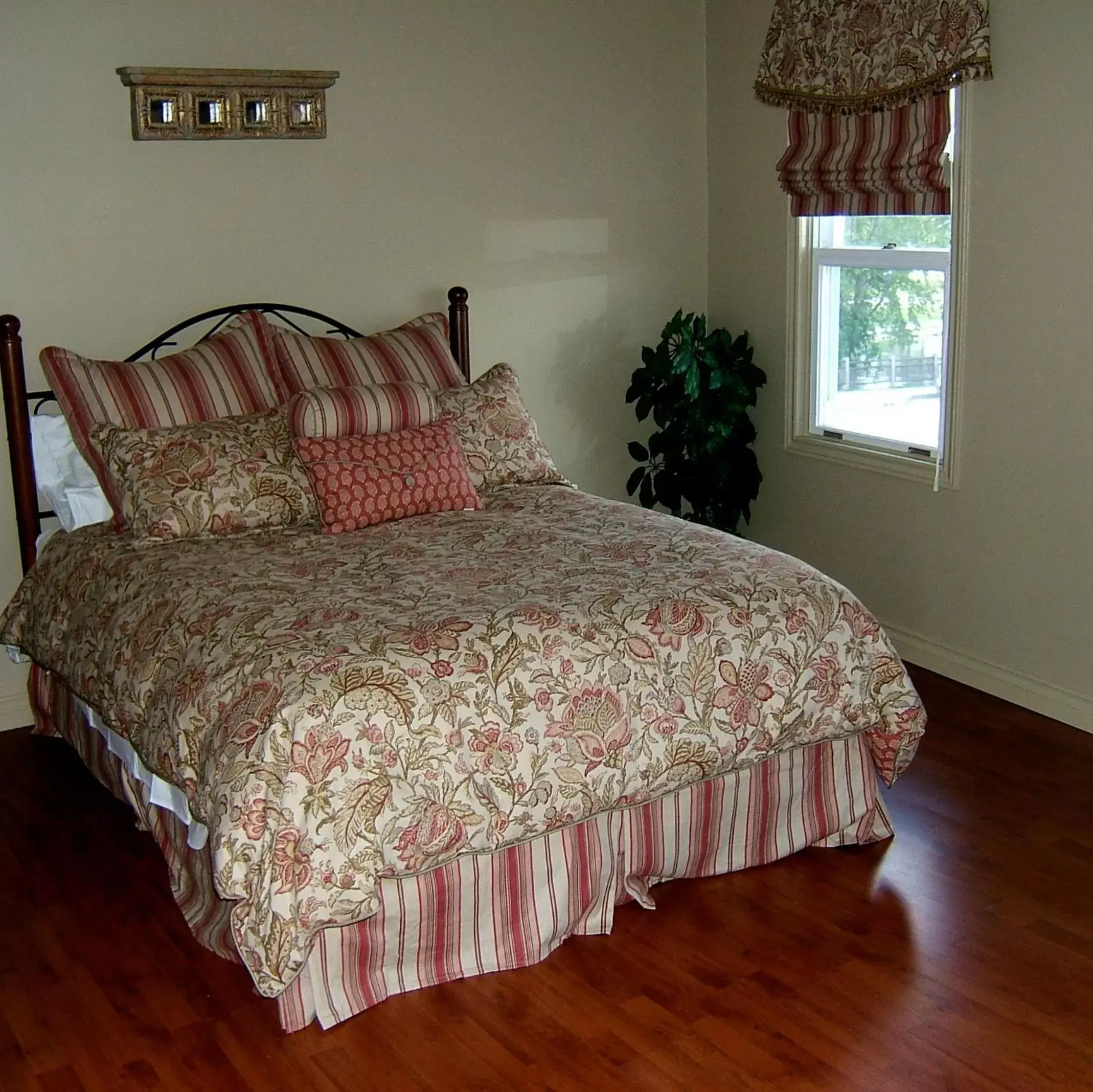 Deluxe Suite in Dominion Hotel Deluxe Suite in Dominion Hotel