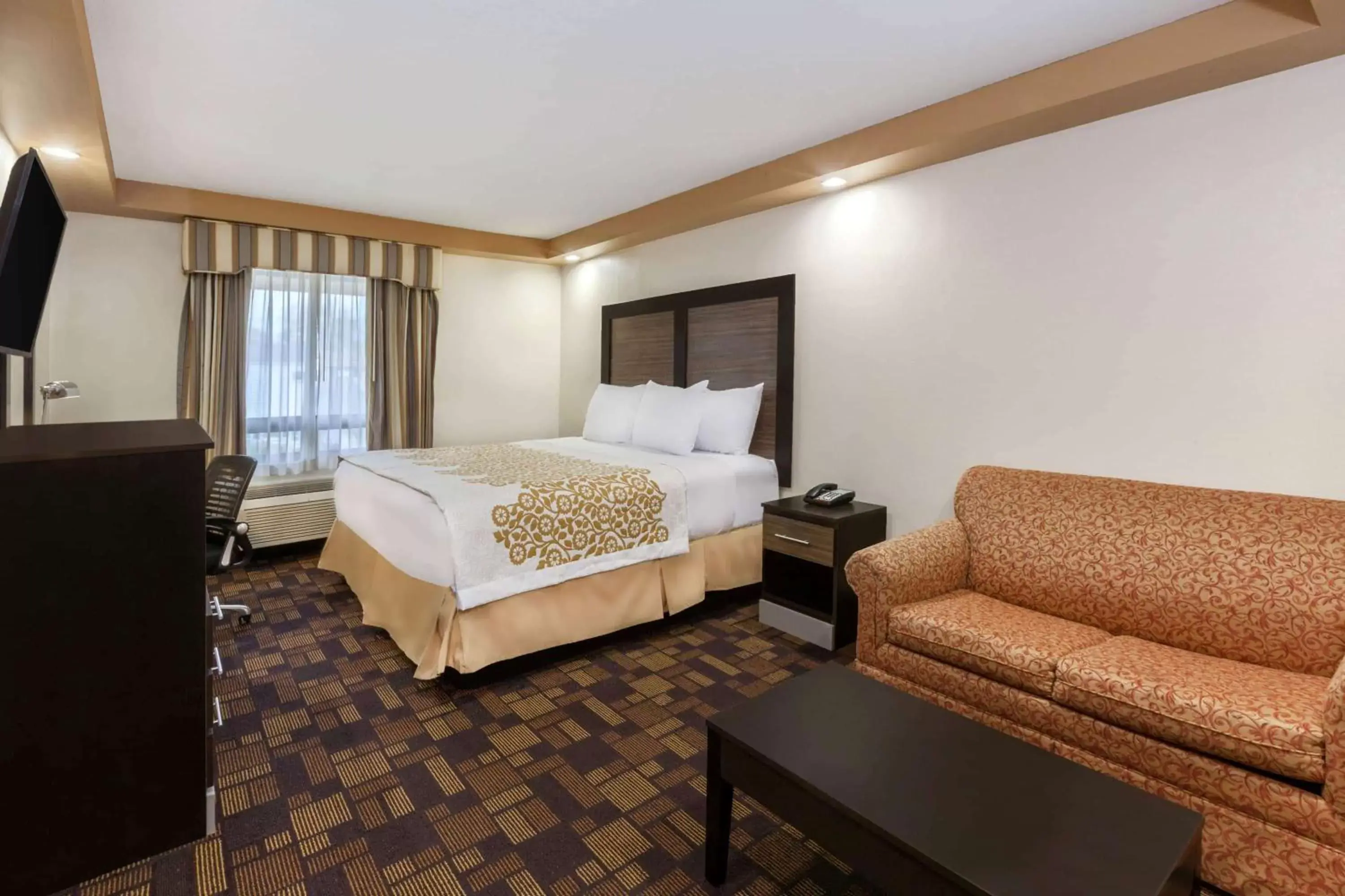 Photo of the whole room in Days Inn by Wyndham Iselin / Woodbridge