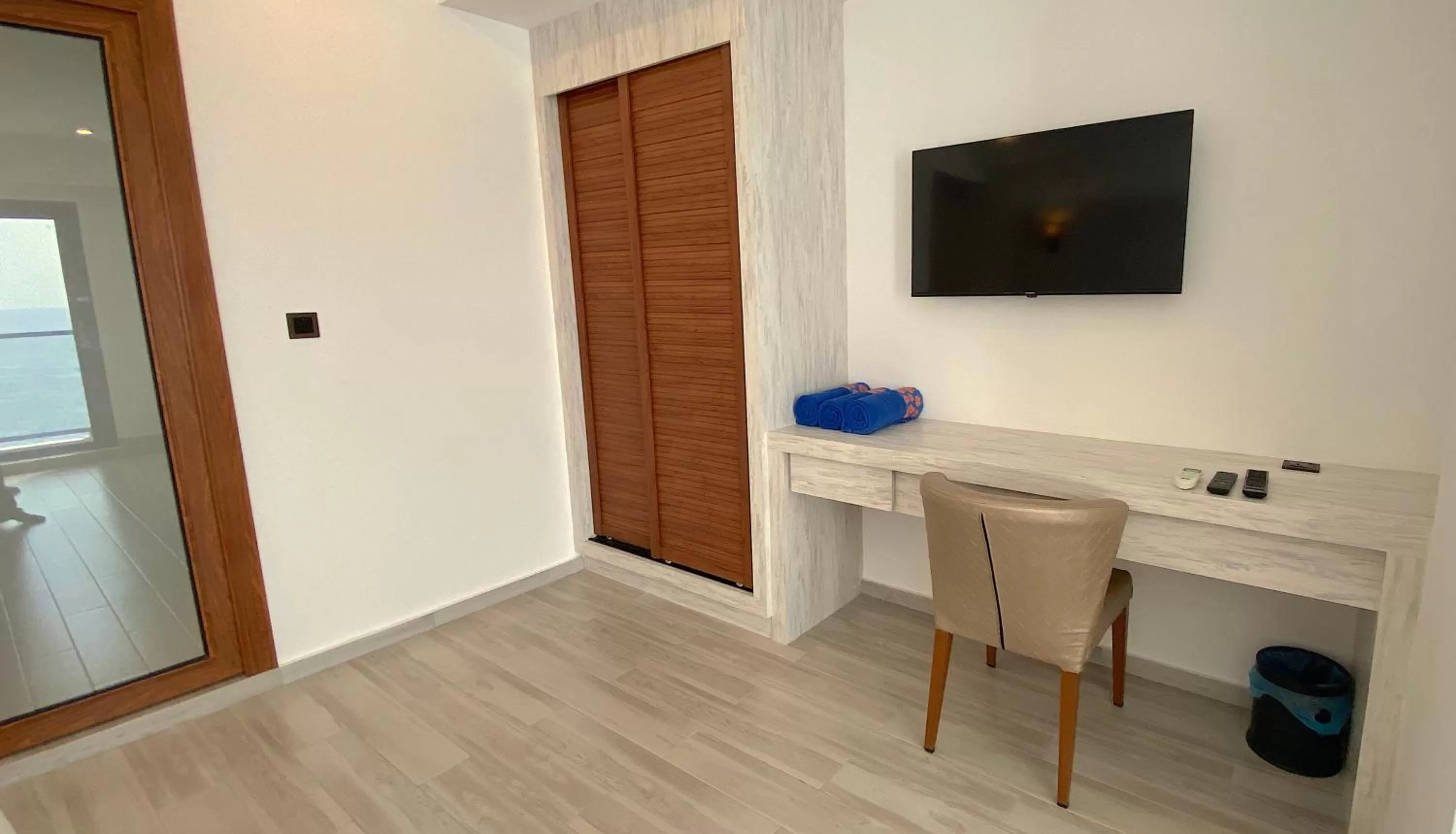 Area and facilities in Kaani Palm Beach