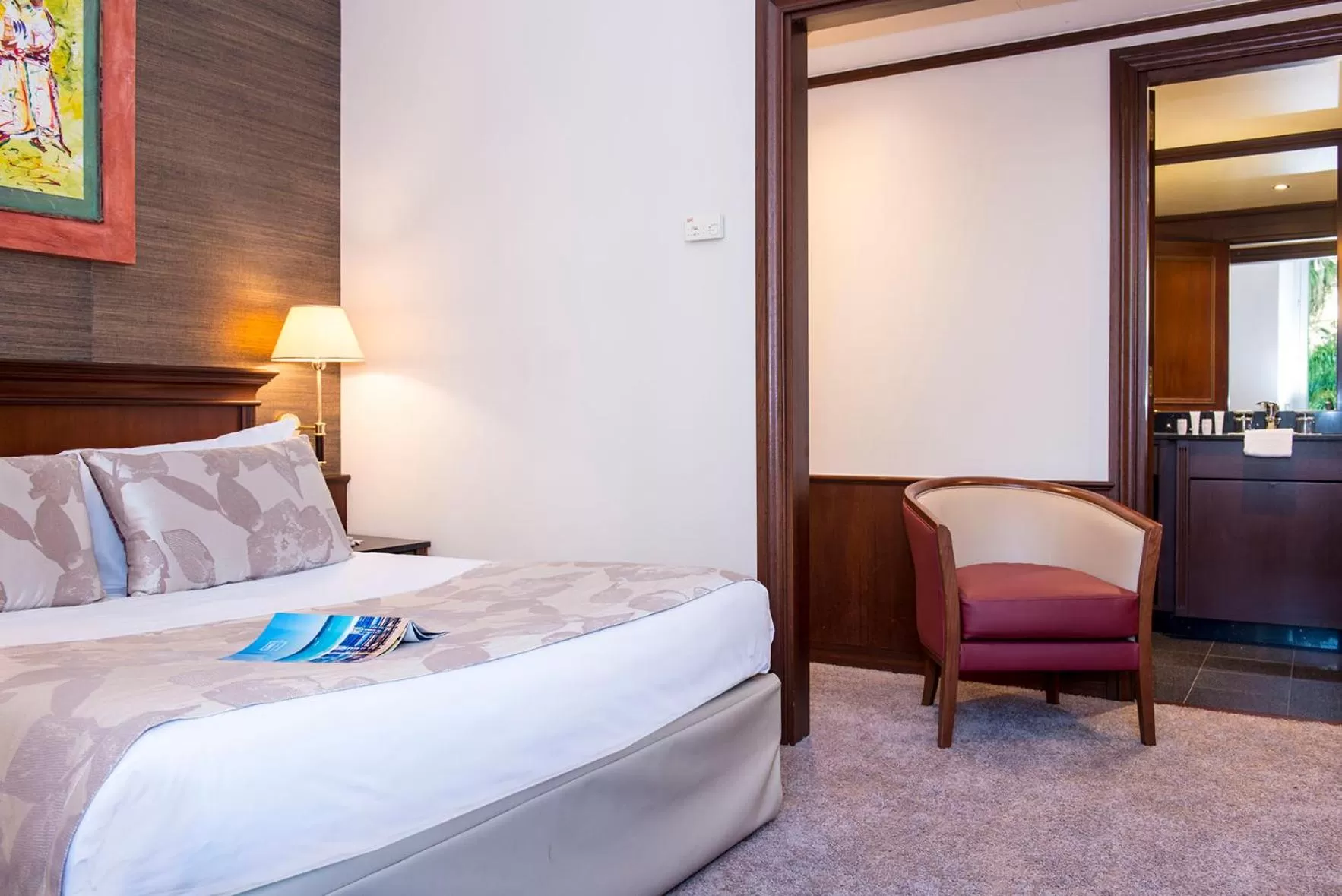 Photo of the whole room, Bed in Hôtel West End Promenade