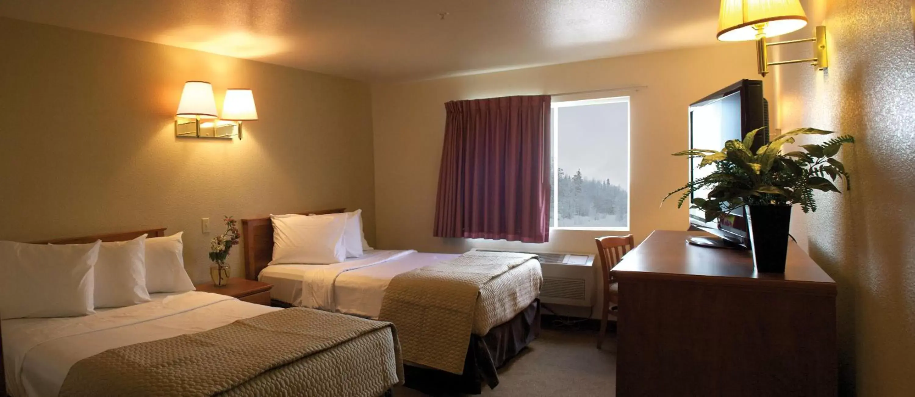 Photo of the whole room, Bed in FairBridge Inn & Suites Kellogg