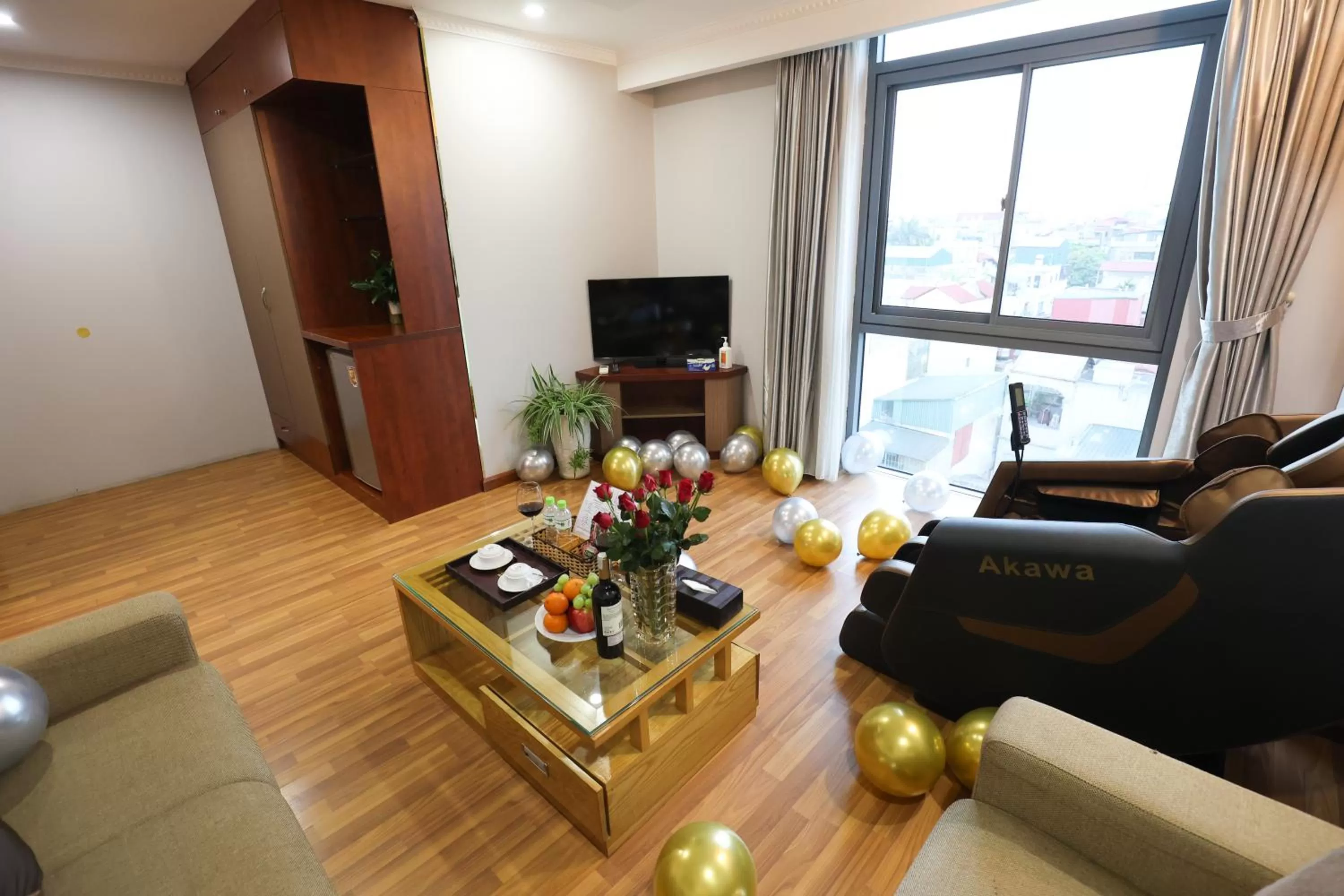 Communal lounge/ TV room in Gallant Hotel