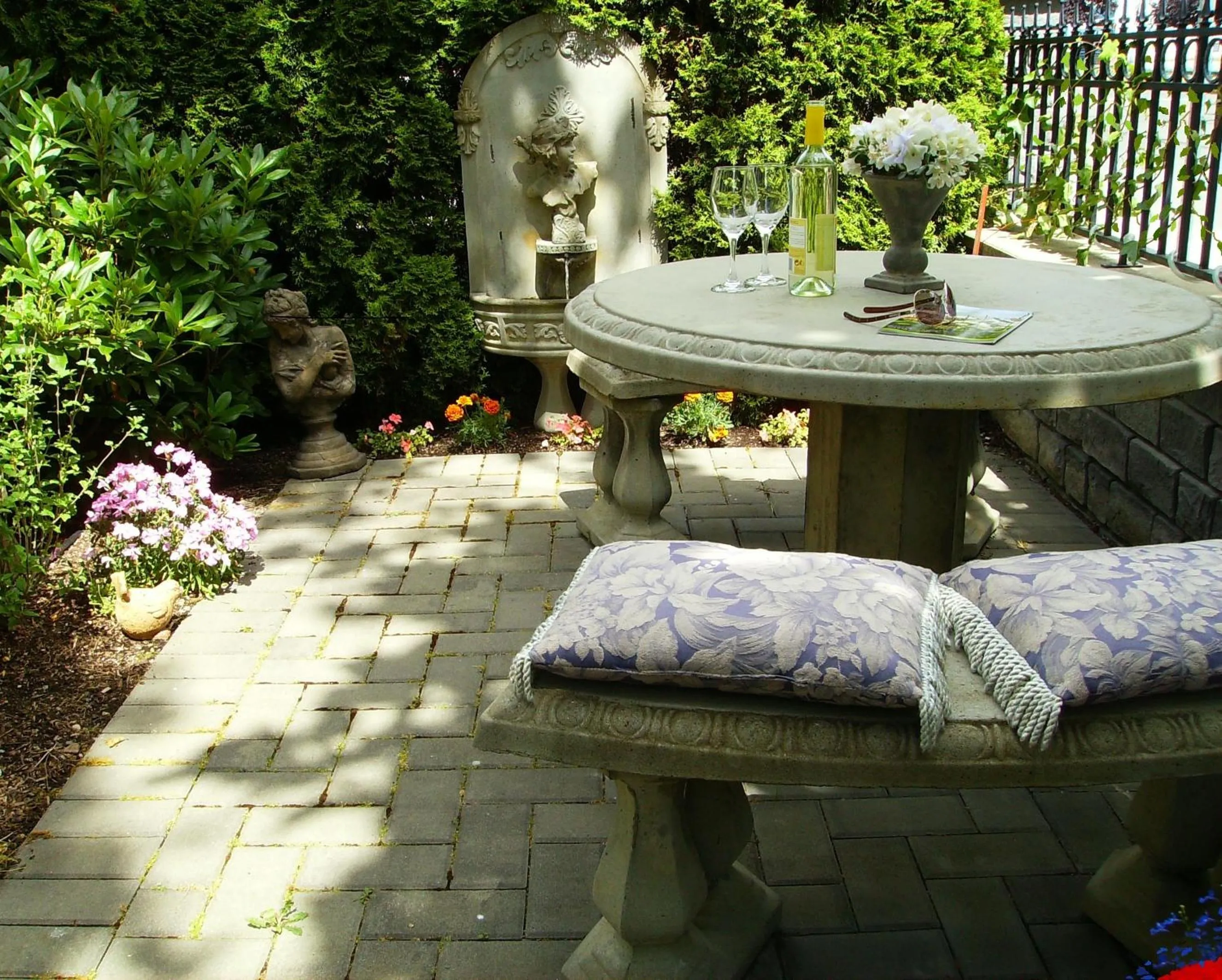 Balcony/Terrace in The Beacon Inn at Sidney