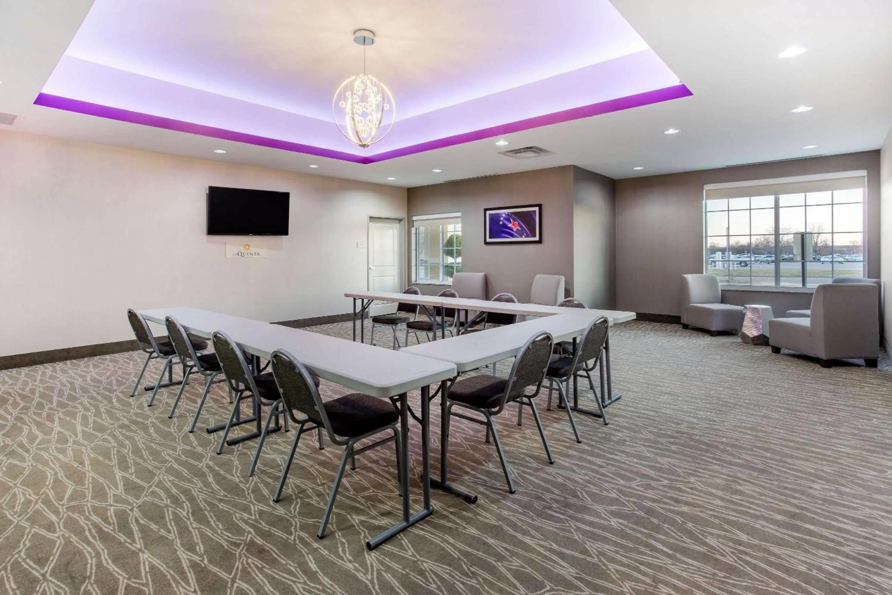 On site in La Quinta by Wyndham Springfield IL