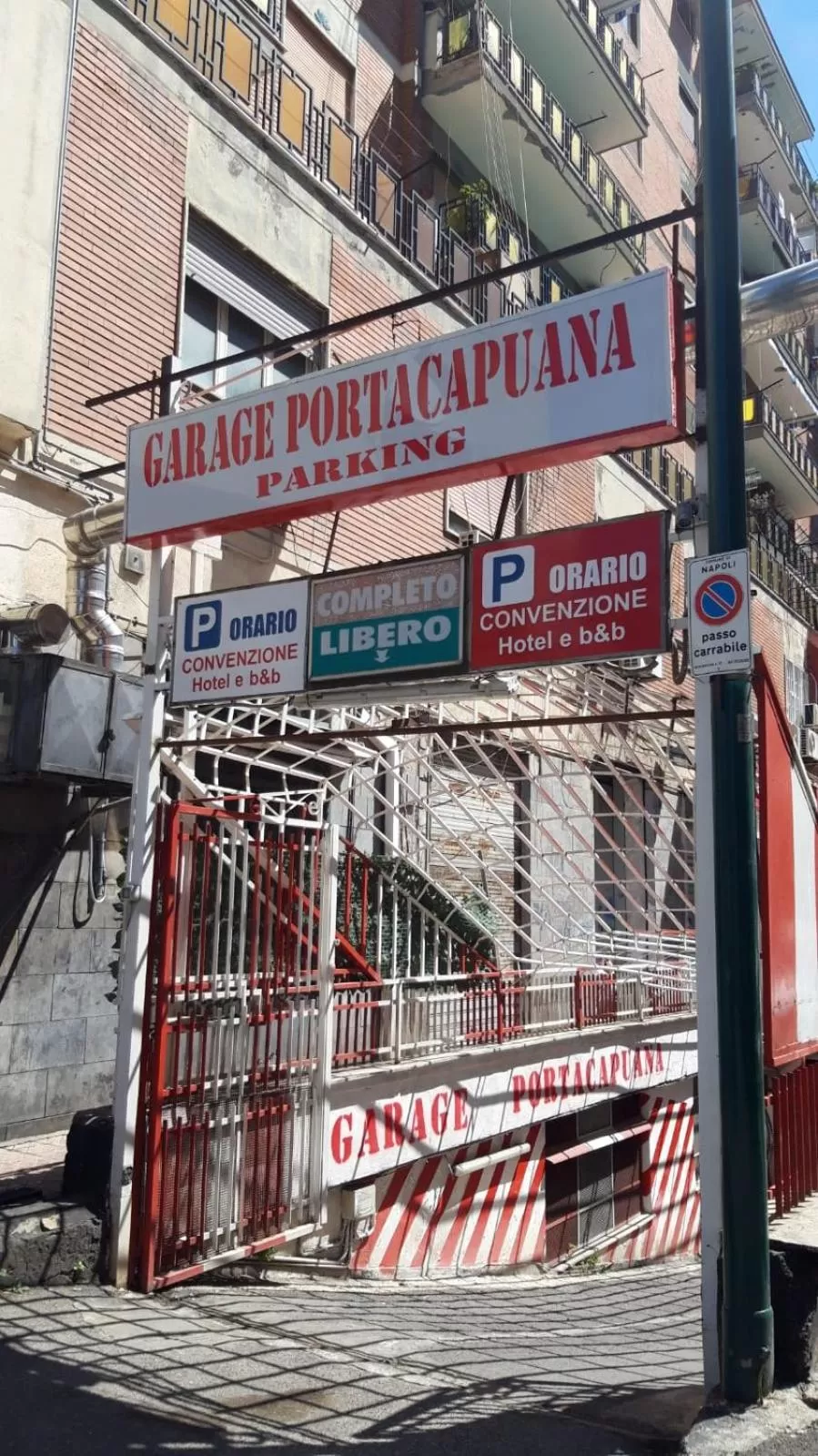 Property Building in Twin Towers Naples Luxury