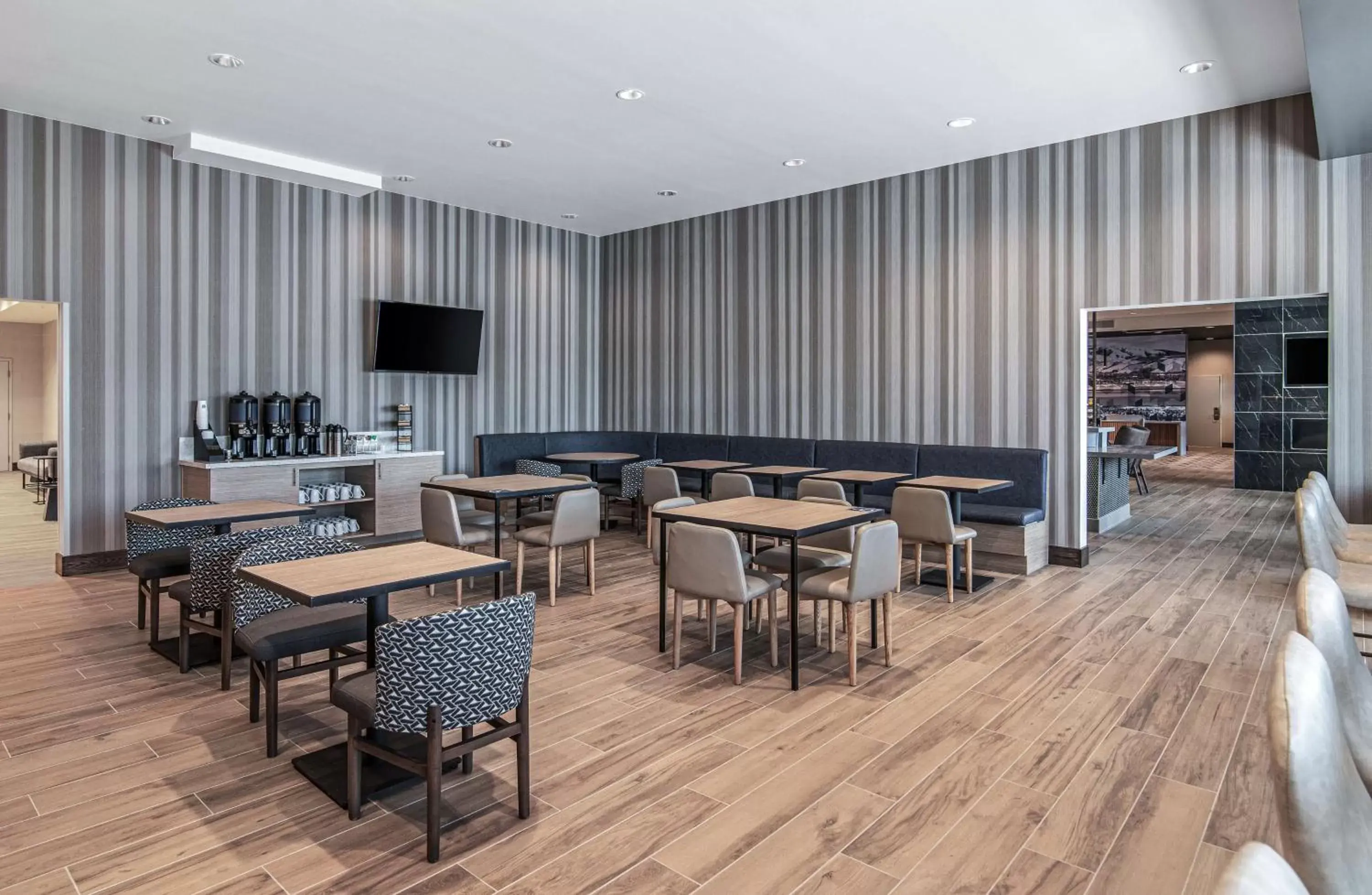 Dining area, Restaurant/Places to Eat in Hyatt Place Newark-Silicon Valley