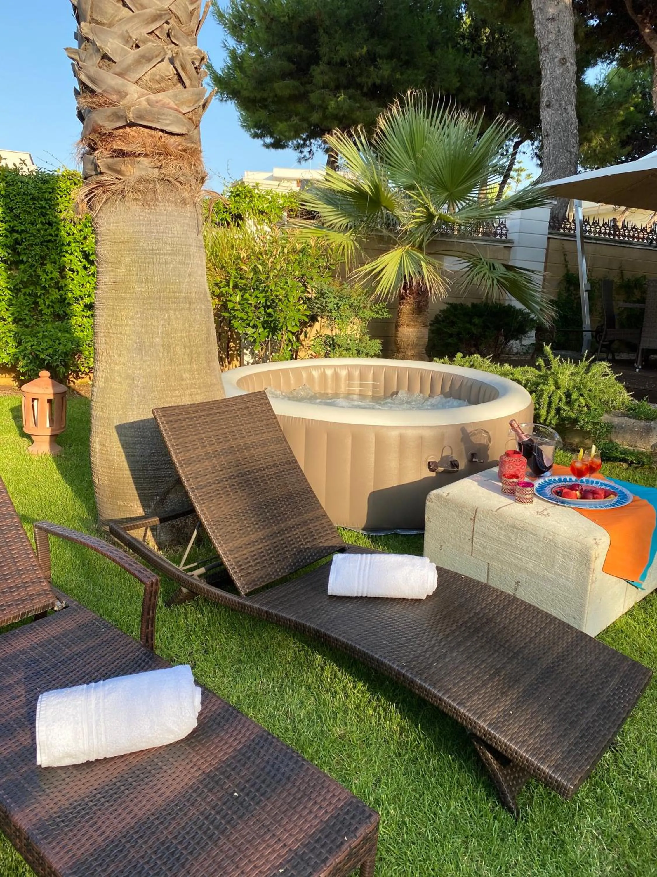 Hot Tub in Villa Ethnic Chic