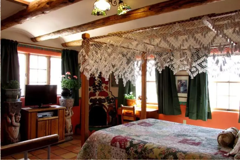 La Dona Luz Inn an Historic B&B