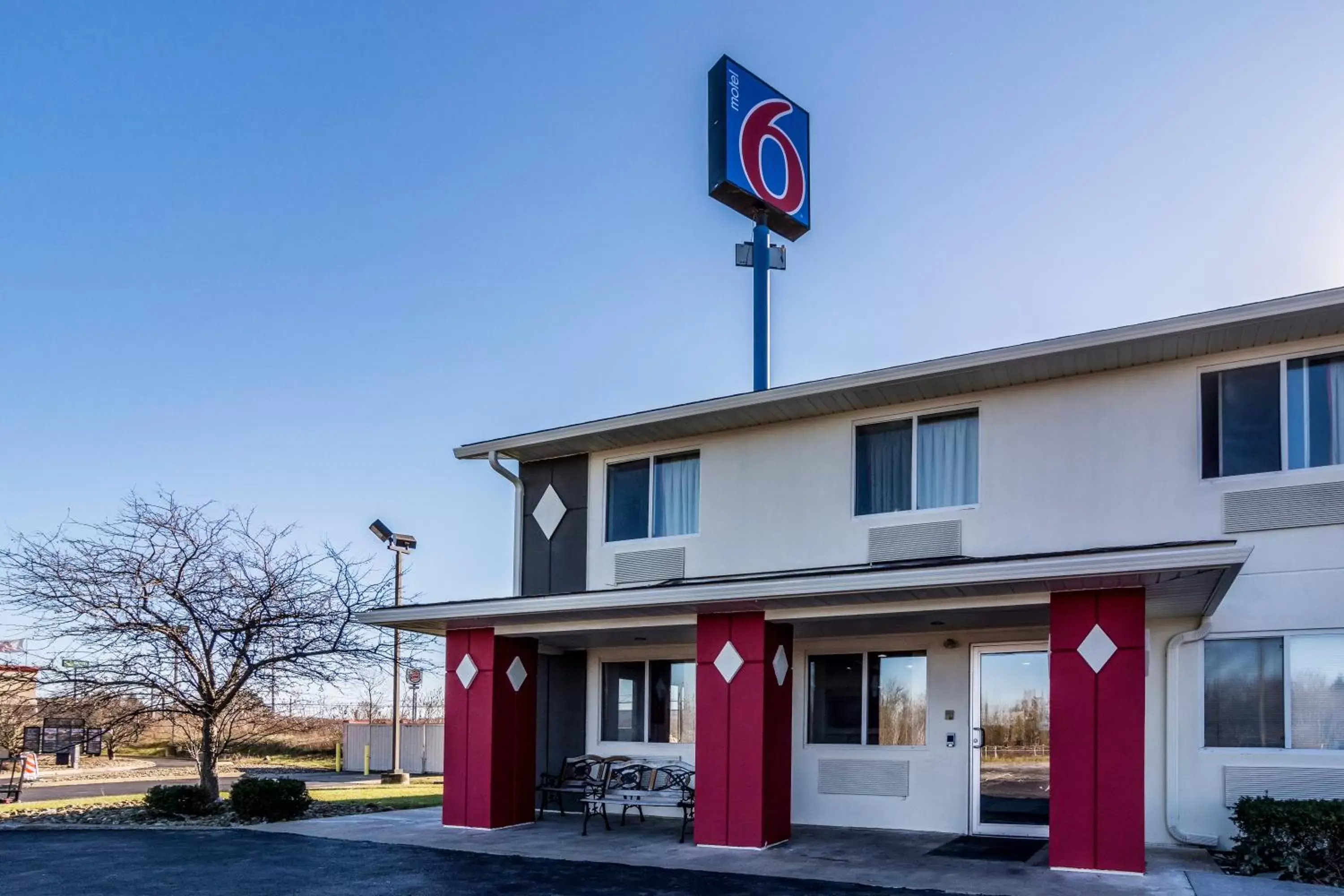 Facade/entrance, Property Building in Motel 6-Barkeyville, PA