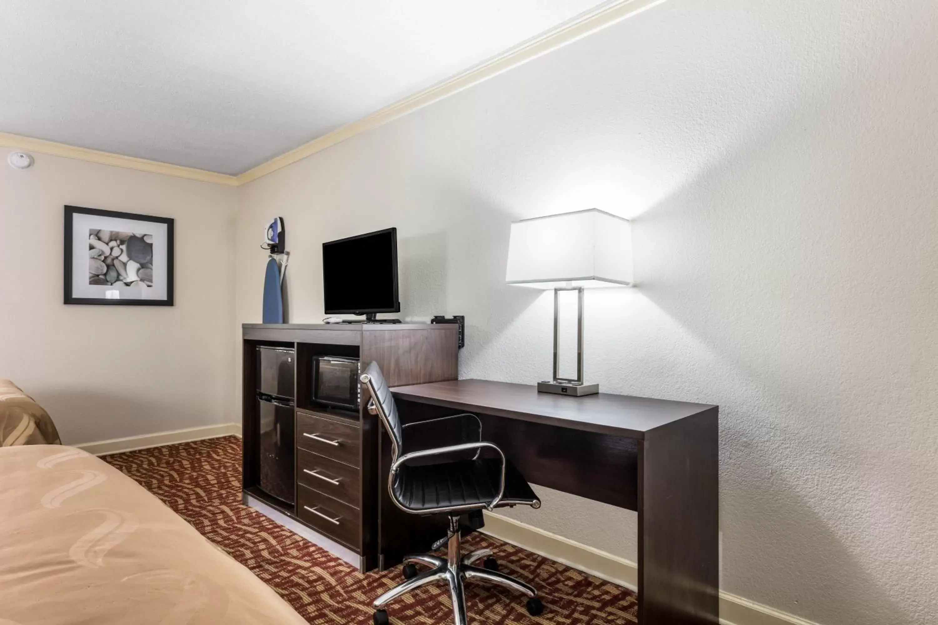 TV and multimedia, TV/Entertainment Center in Quality Inn Forrest City I-40