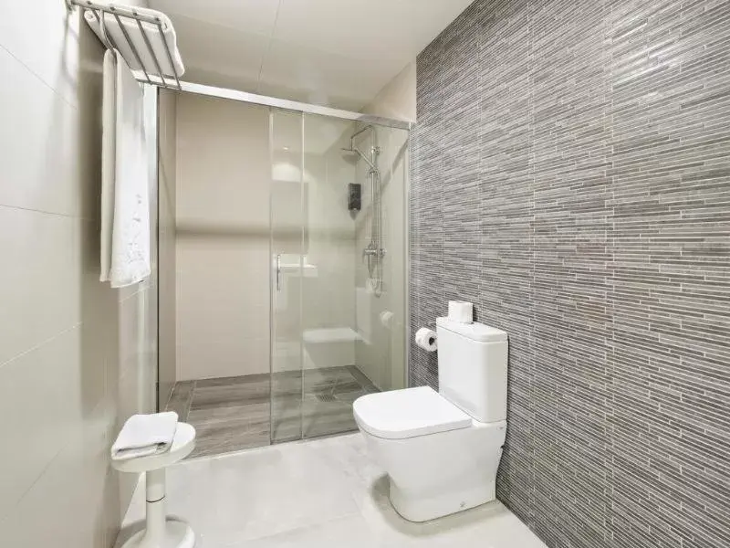 Toilet, Bathroom in Hotel Zentral Parque