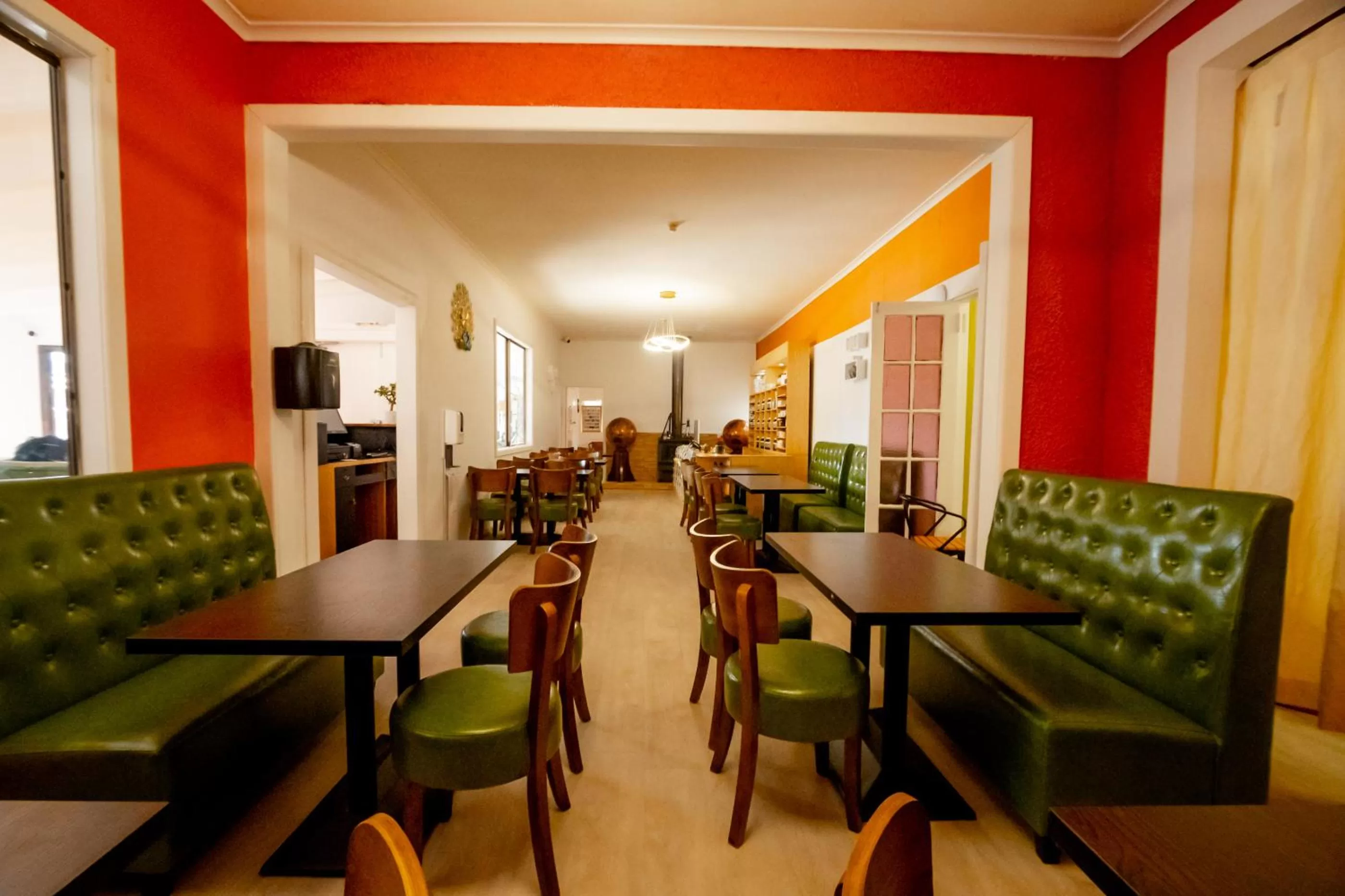 Restaurant/places to eat in Hearty Center Motel