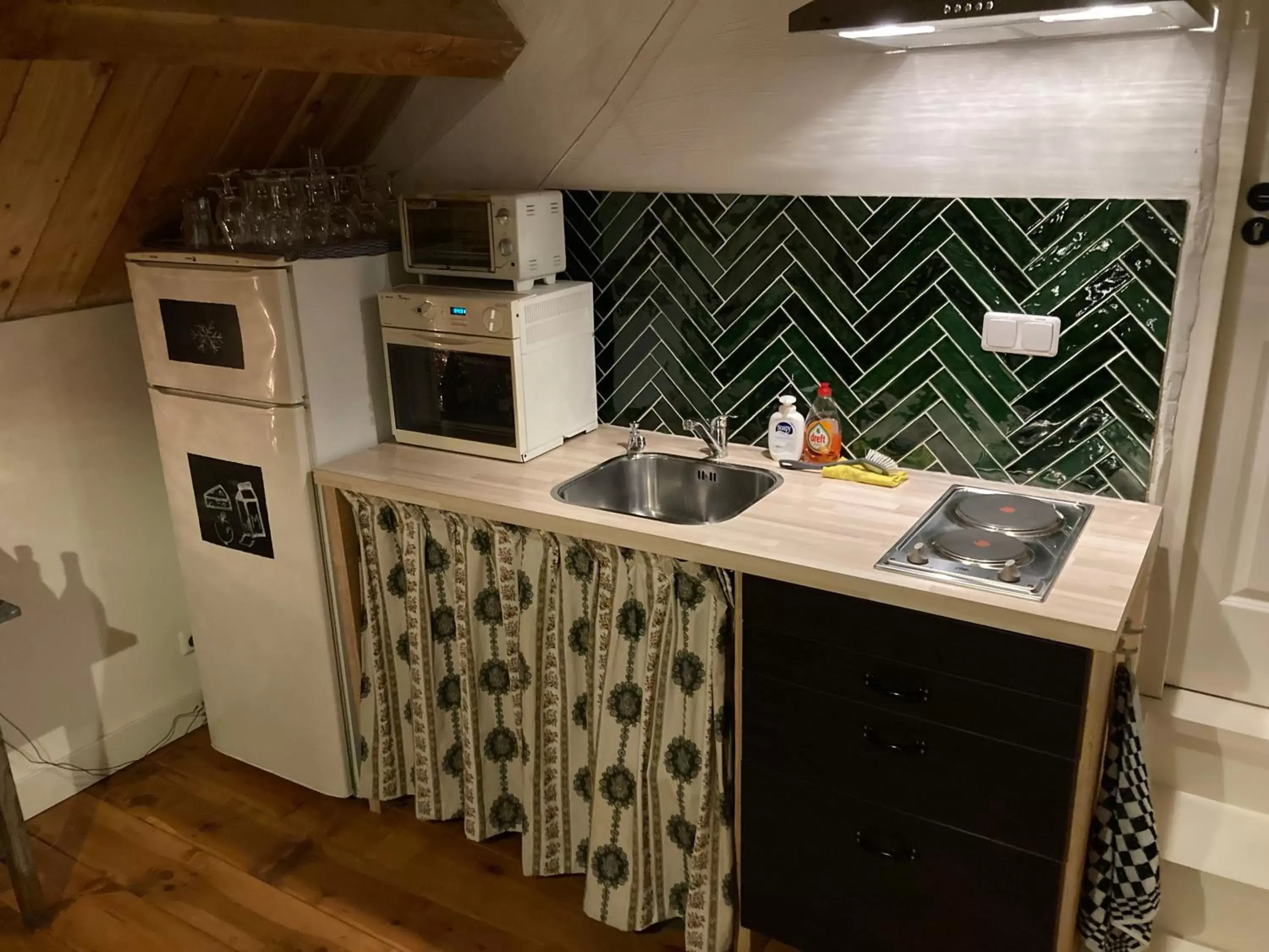 Communal kitchen, Kitchen/Kitchenette in B&B de Bievangh