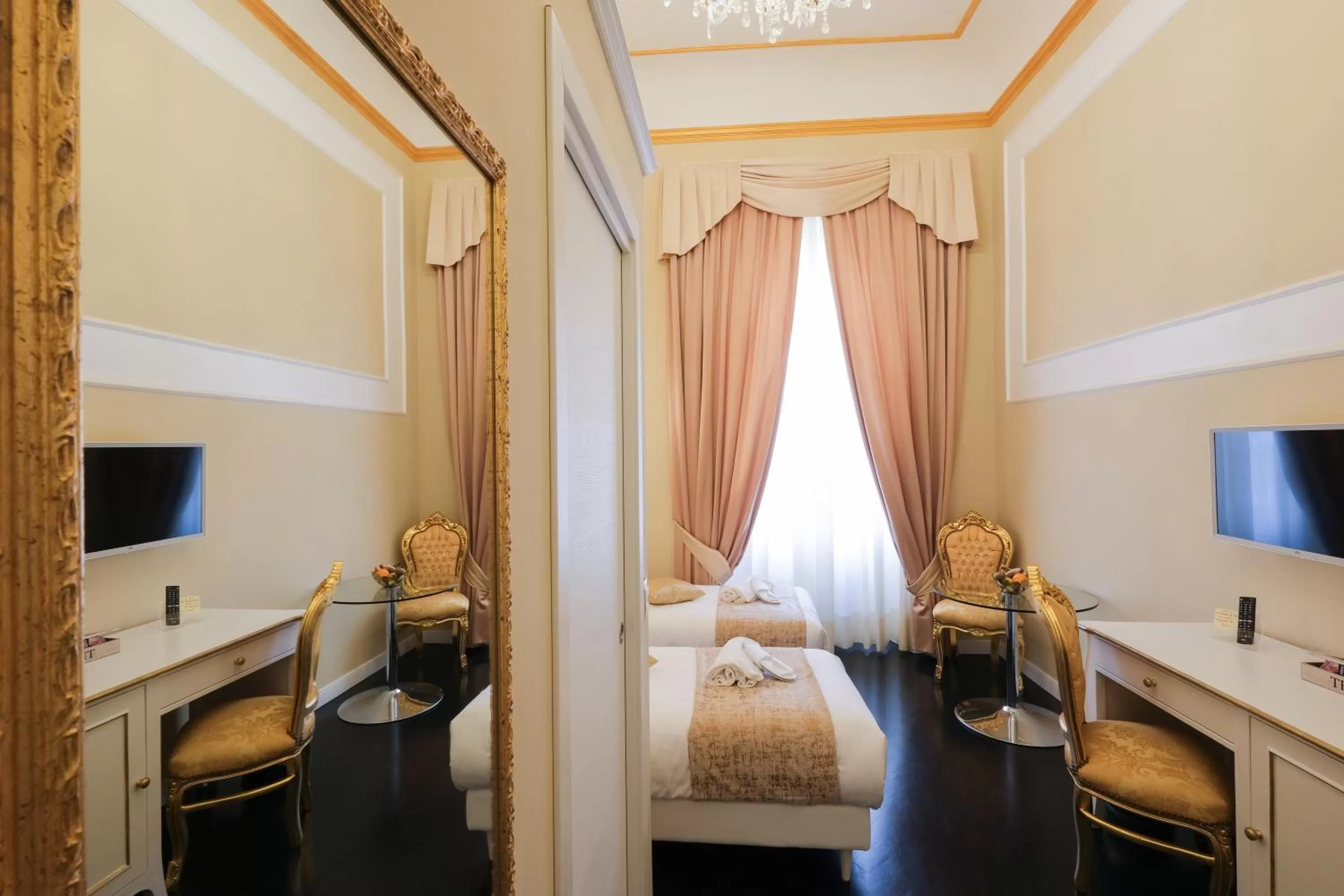 Photo of the whole room, Bed in B&B Kingsman