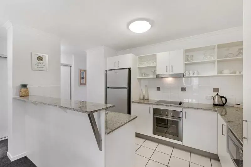 Kitchen/Kitchenette in Sand Dunes Resort Accommodation