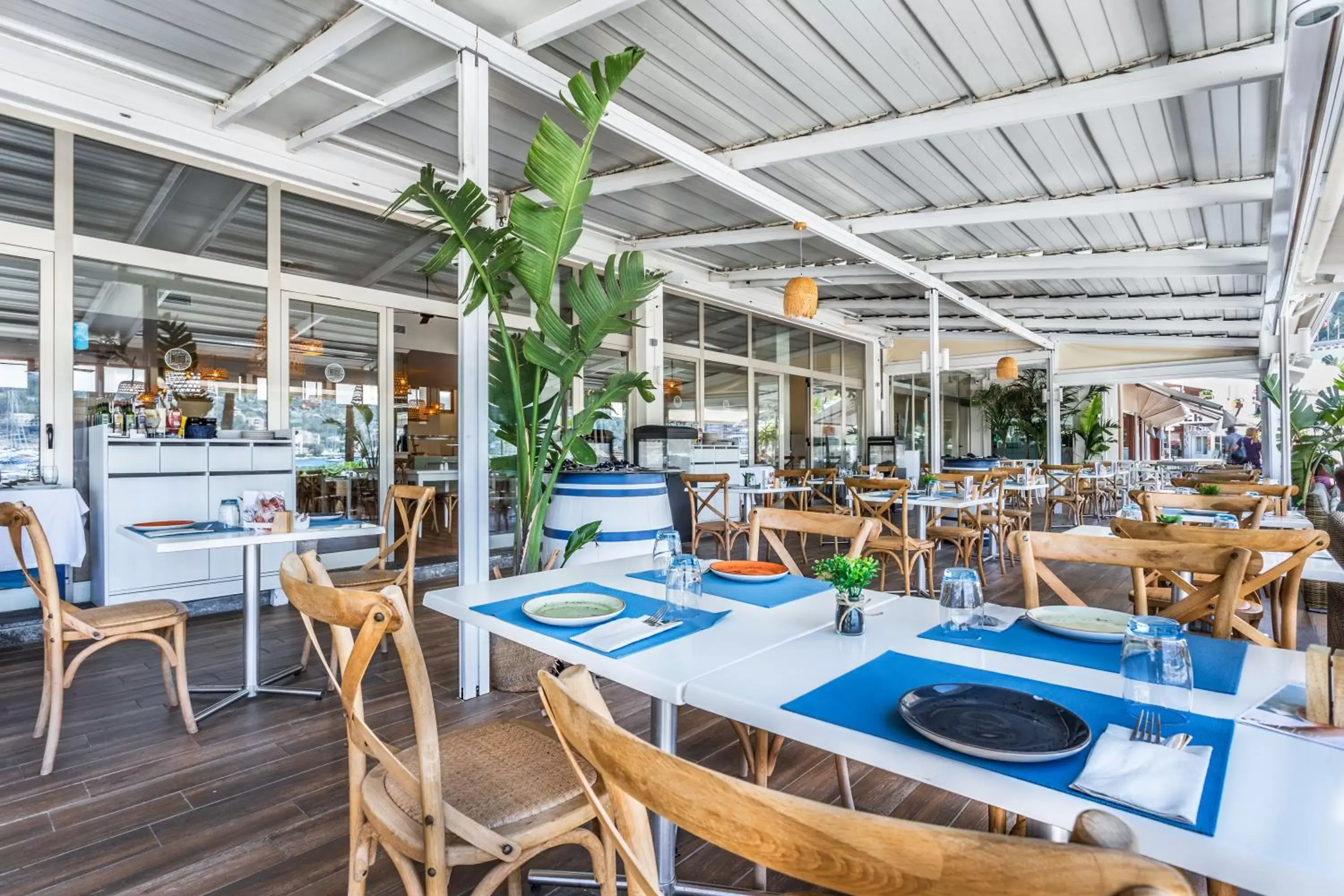 Restaurant/Places to Eat in FERGUS Style Soller Beach