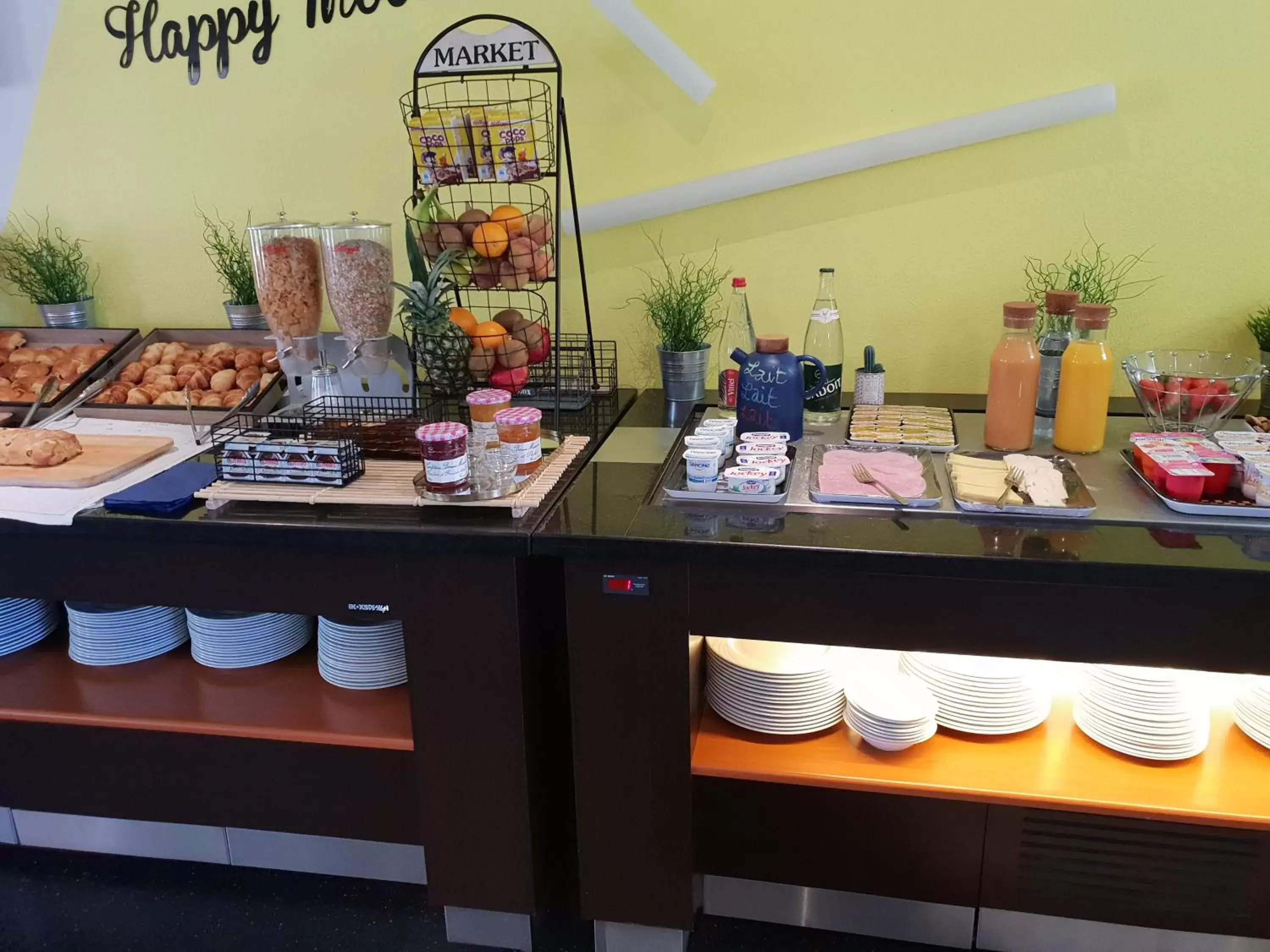 Buffet breakfast in ibis Styles Marseille Plan de Campagne