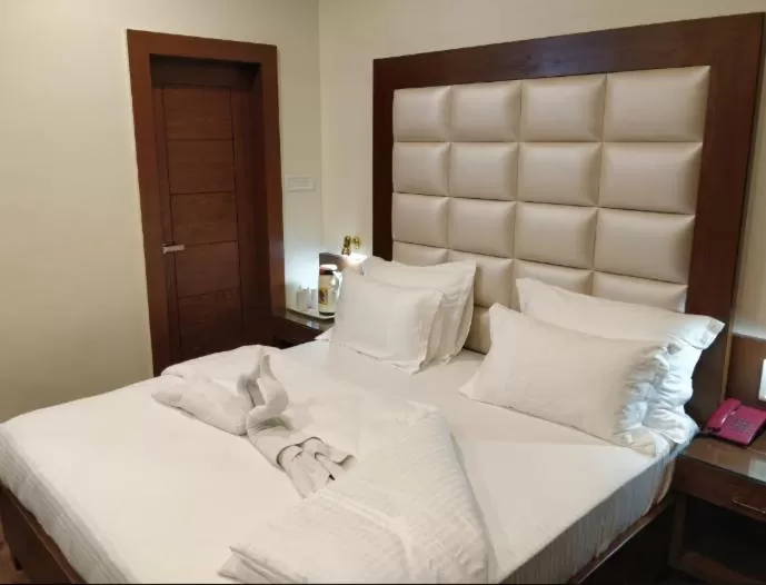 Bed in Hotel Yatrik
