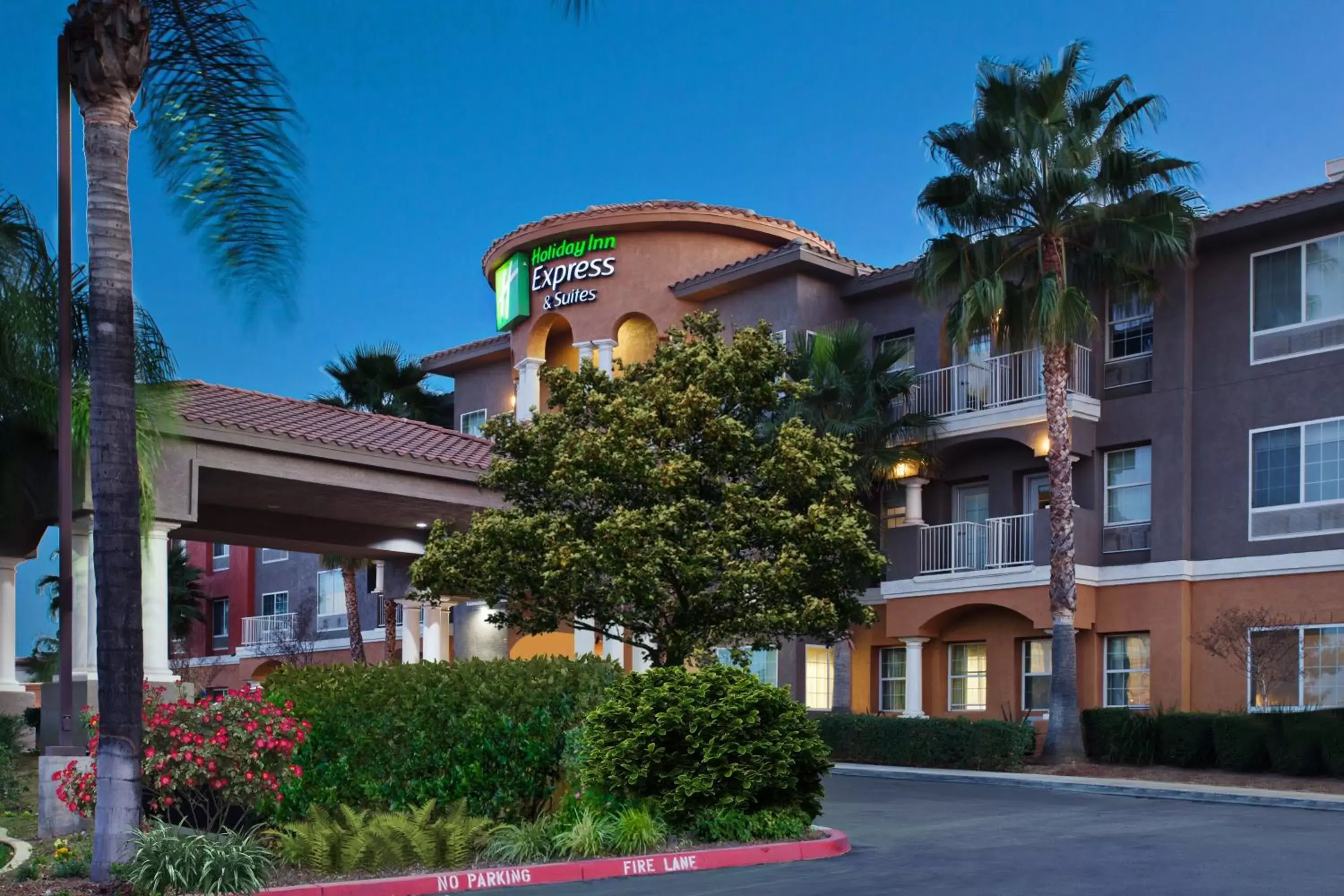 Property building in Holiday Inn Express & Suites Corona, an IHG Hotel