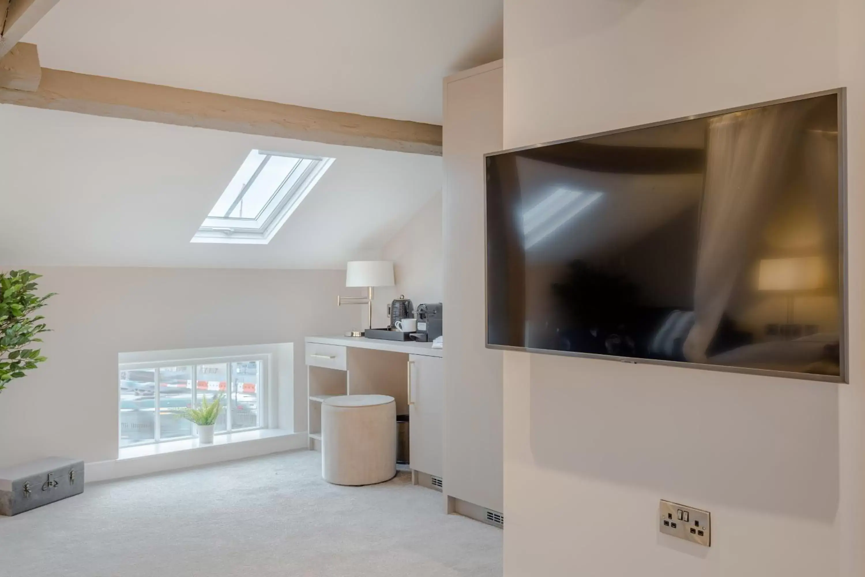 TV and multimedia, TV/Entertainment Center in Heritage Mews Nottingham