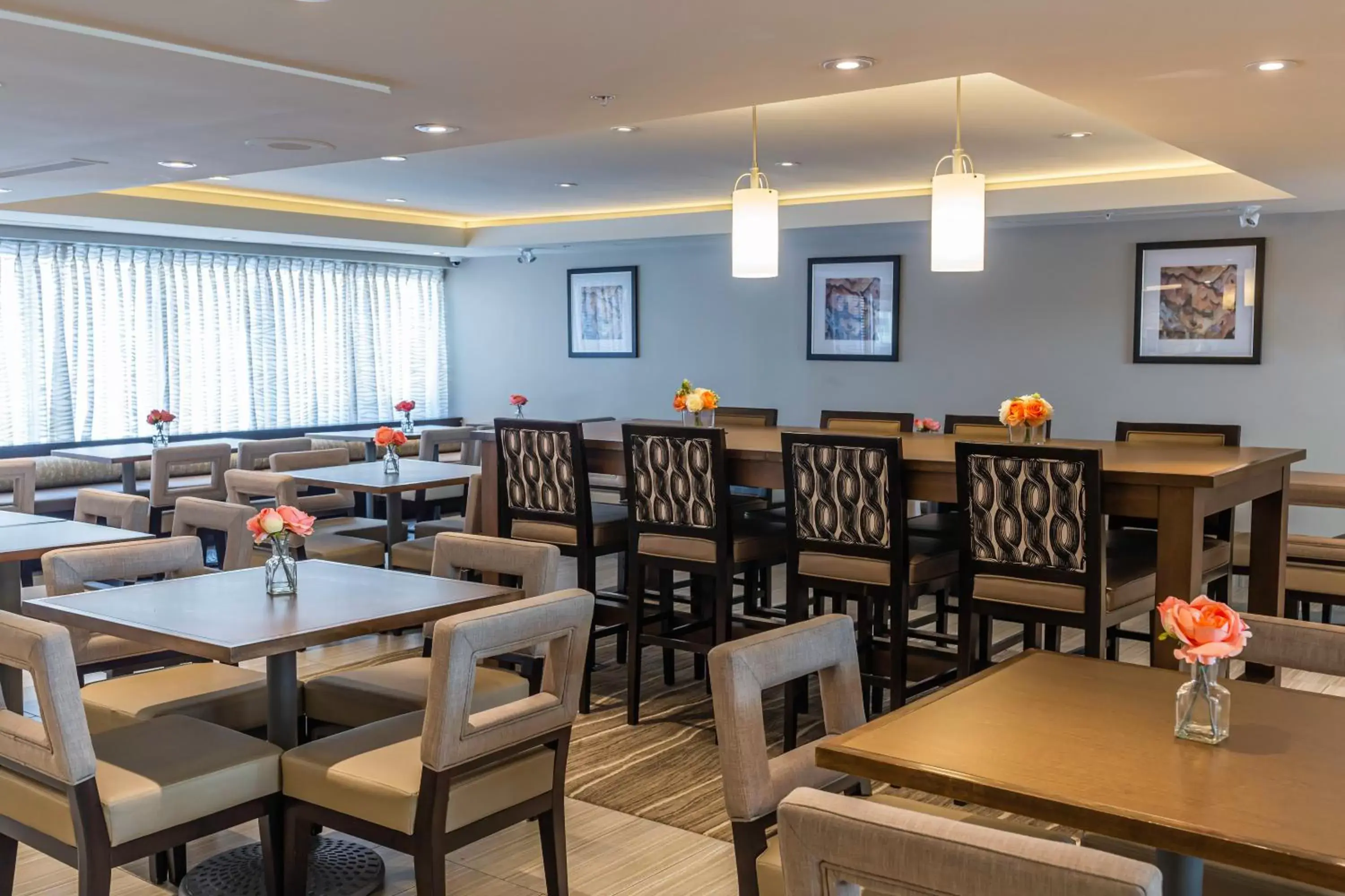 Restaurant/Places to Eat in Staybridge Suites Toronto - Vaughan South, an IHG Hotel