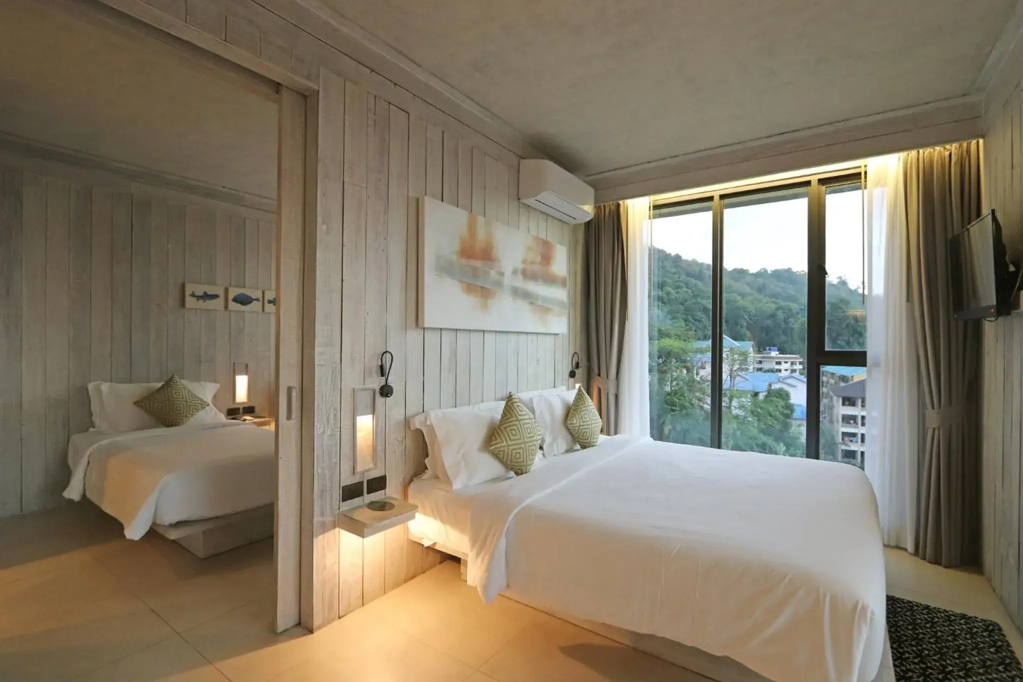 Photo of the whole room, Bed in Dinso Resort & Villas Phuket an IHG Hotel