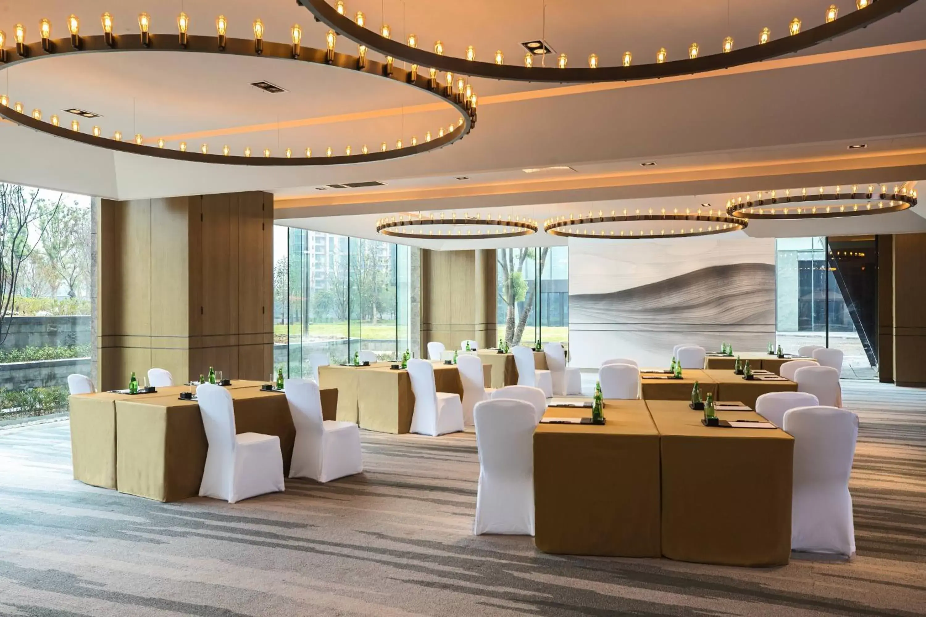 Meeting/conference room in Suzhou Marriott Hotel Taihu Lake