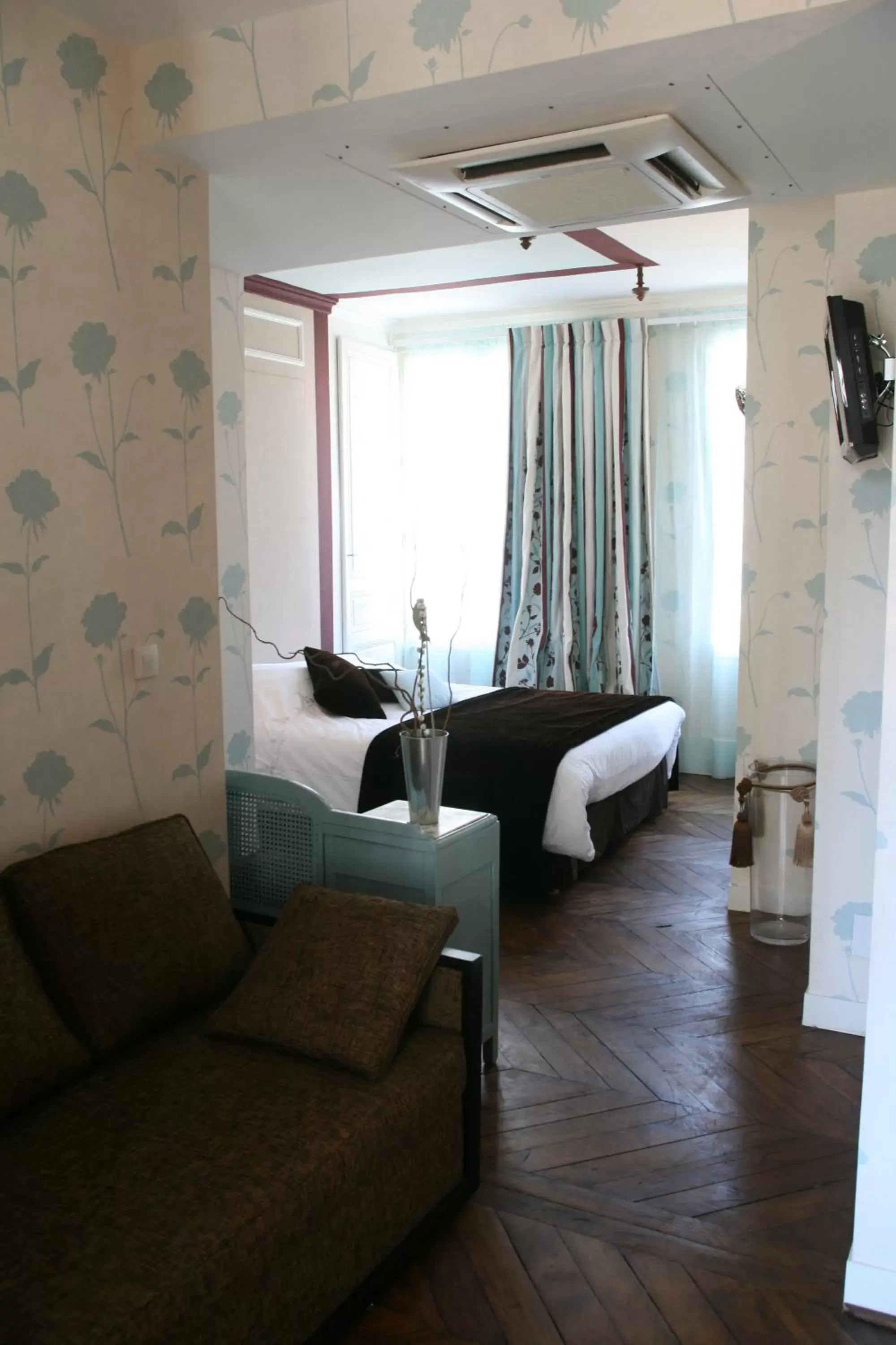 Bedroom, Seating Area in Le Parvis