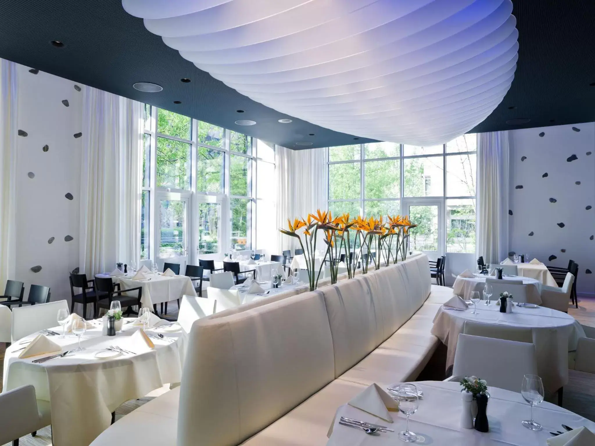 Restaurant/Places to Eat in Parkhotel Zug