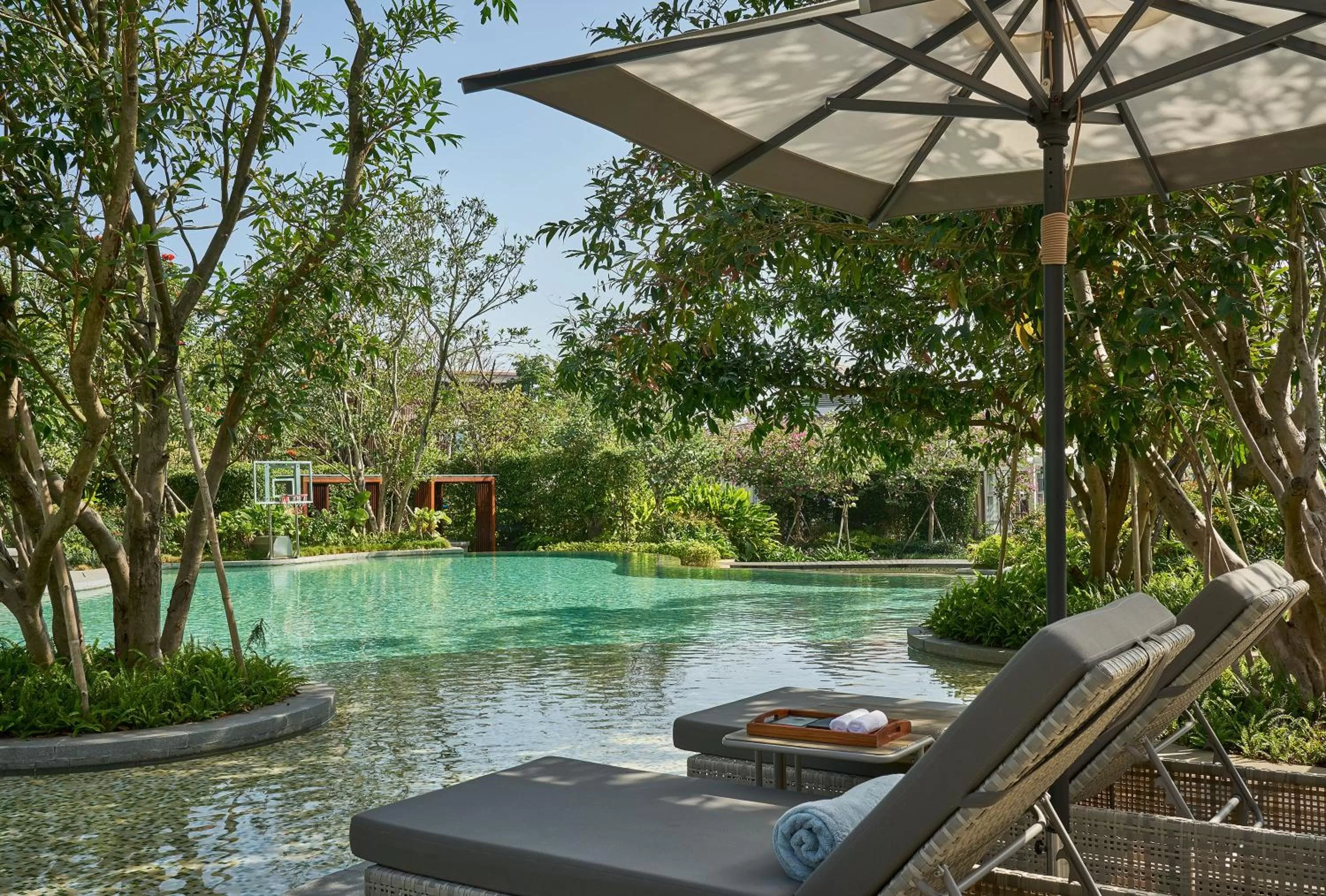 Swimming pool in Rosewood Sanya