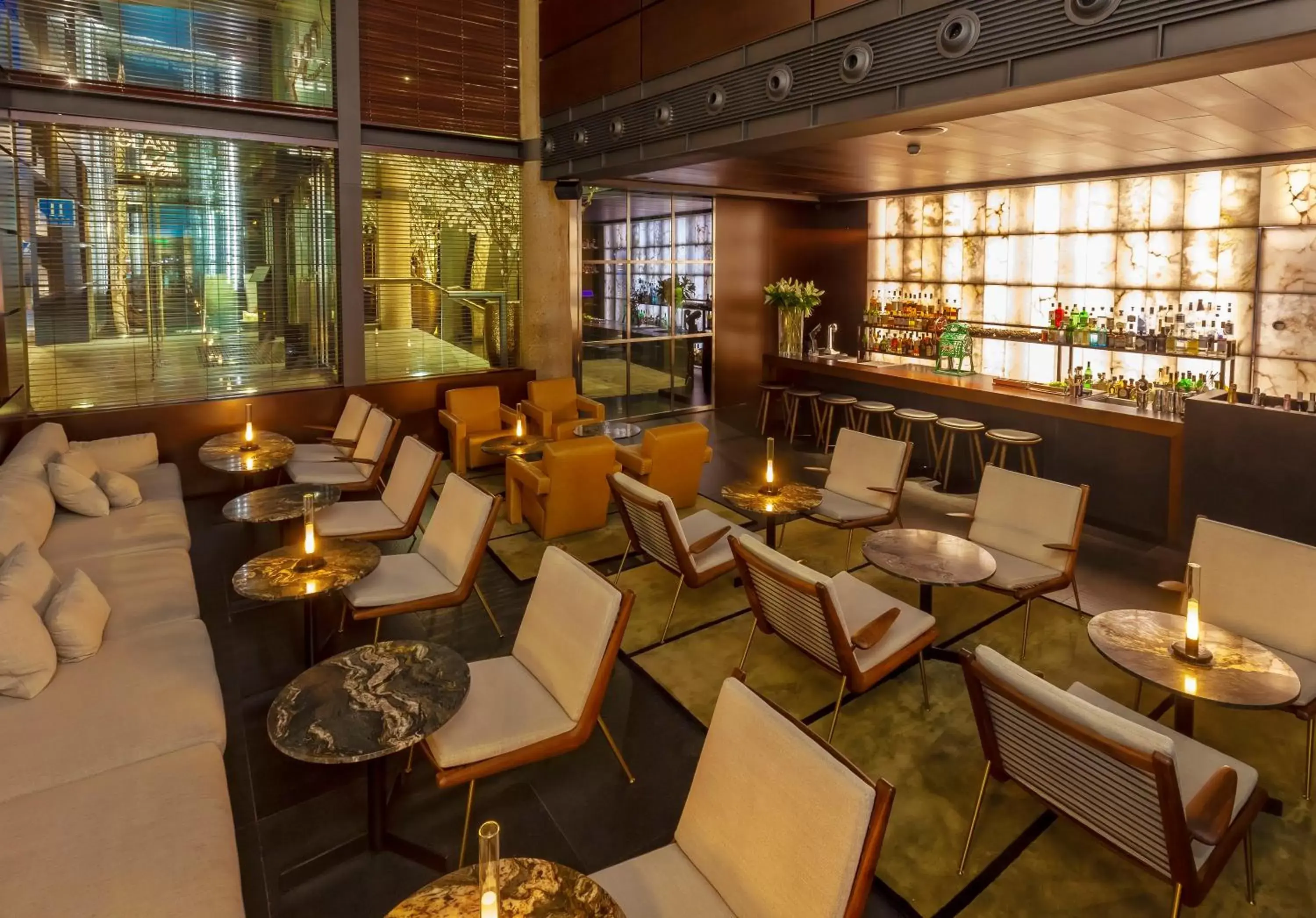 Lounge or bar, Restaurant/Places to Eat in Hotel Urban,a Member of Design Hotels