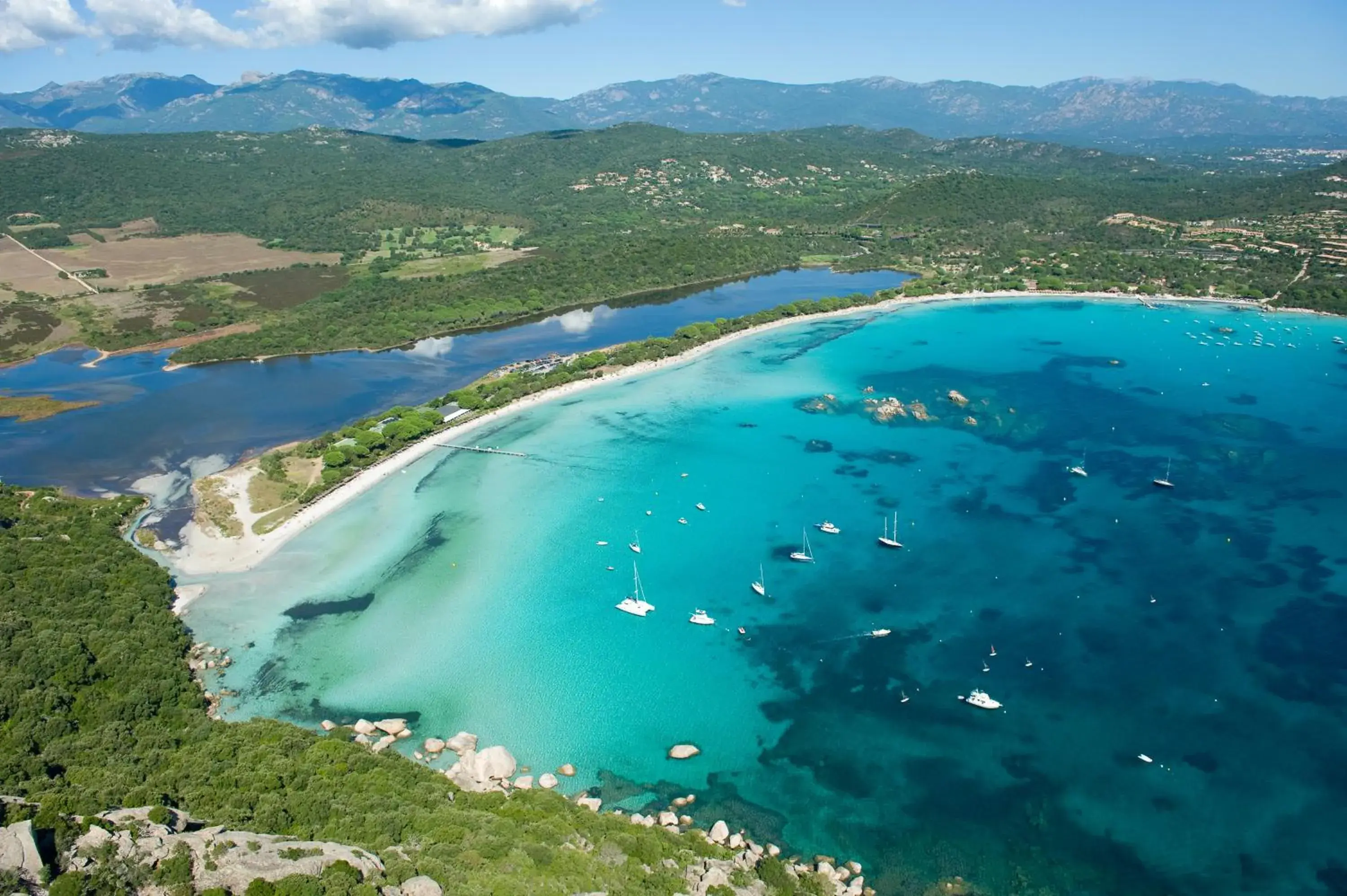 Natural landscape, Bird's-eye View in Hôtel Castell'Verde