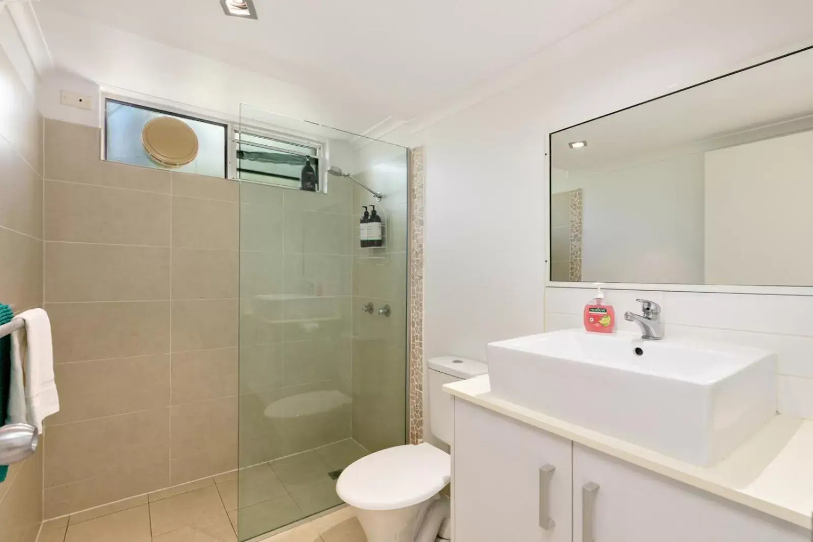 Bathroom in Reef Gateway Apartments