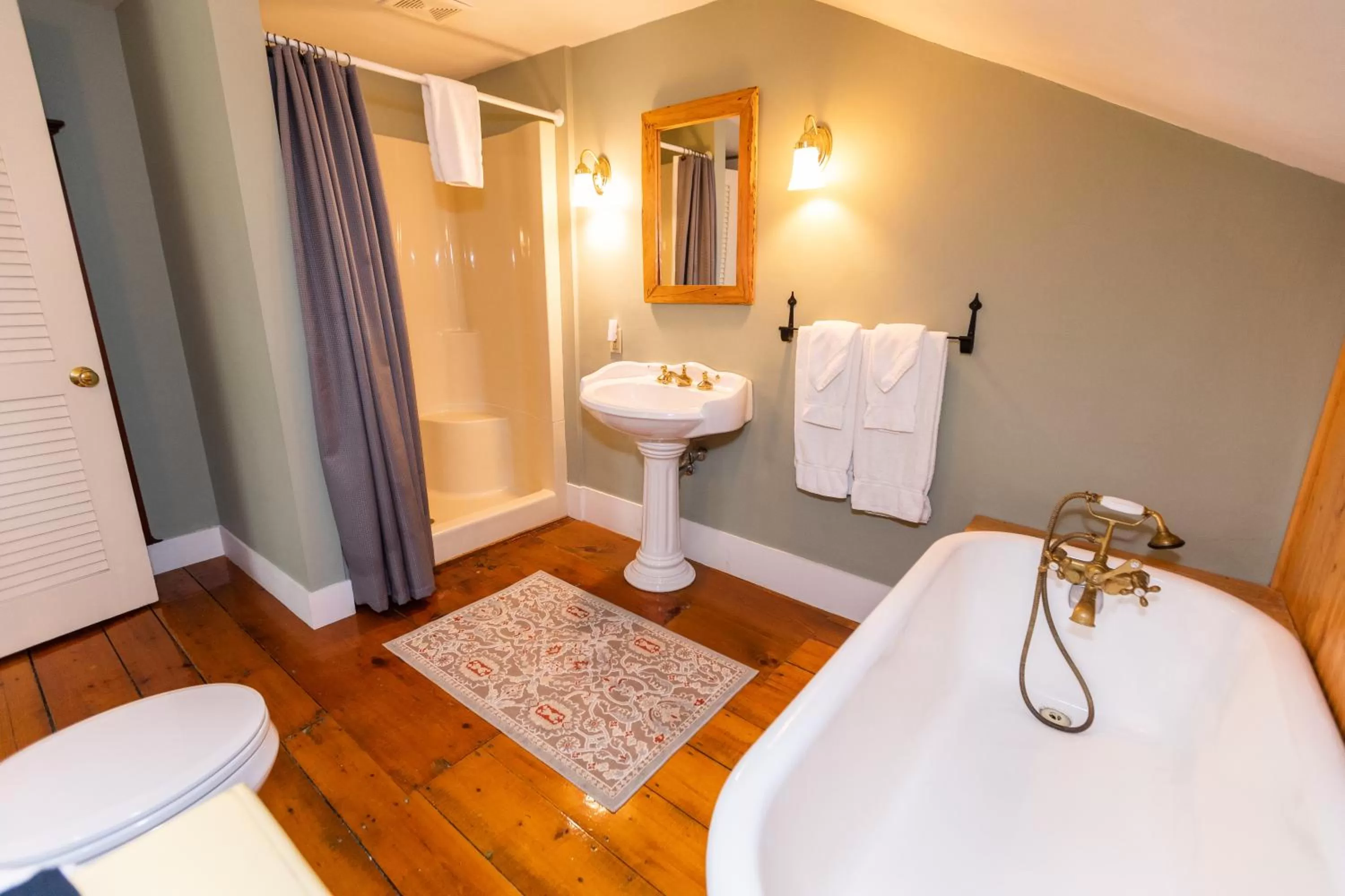 Bathroom in Waybury Inn