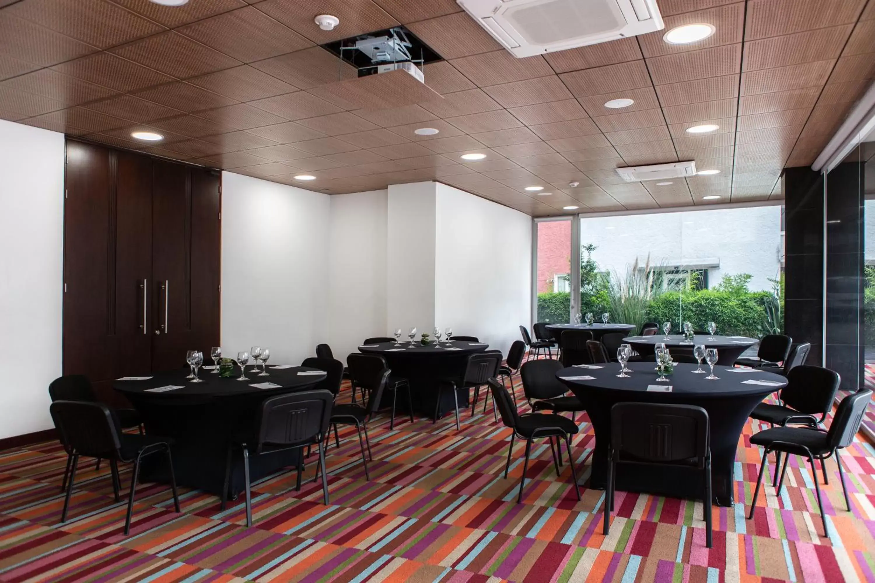 Meeting/conference room in Best Western Plus 93 Park Hotel