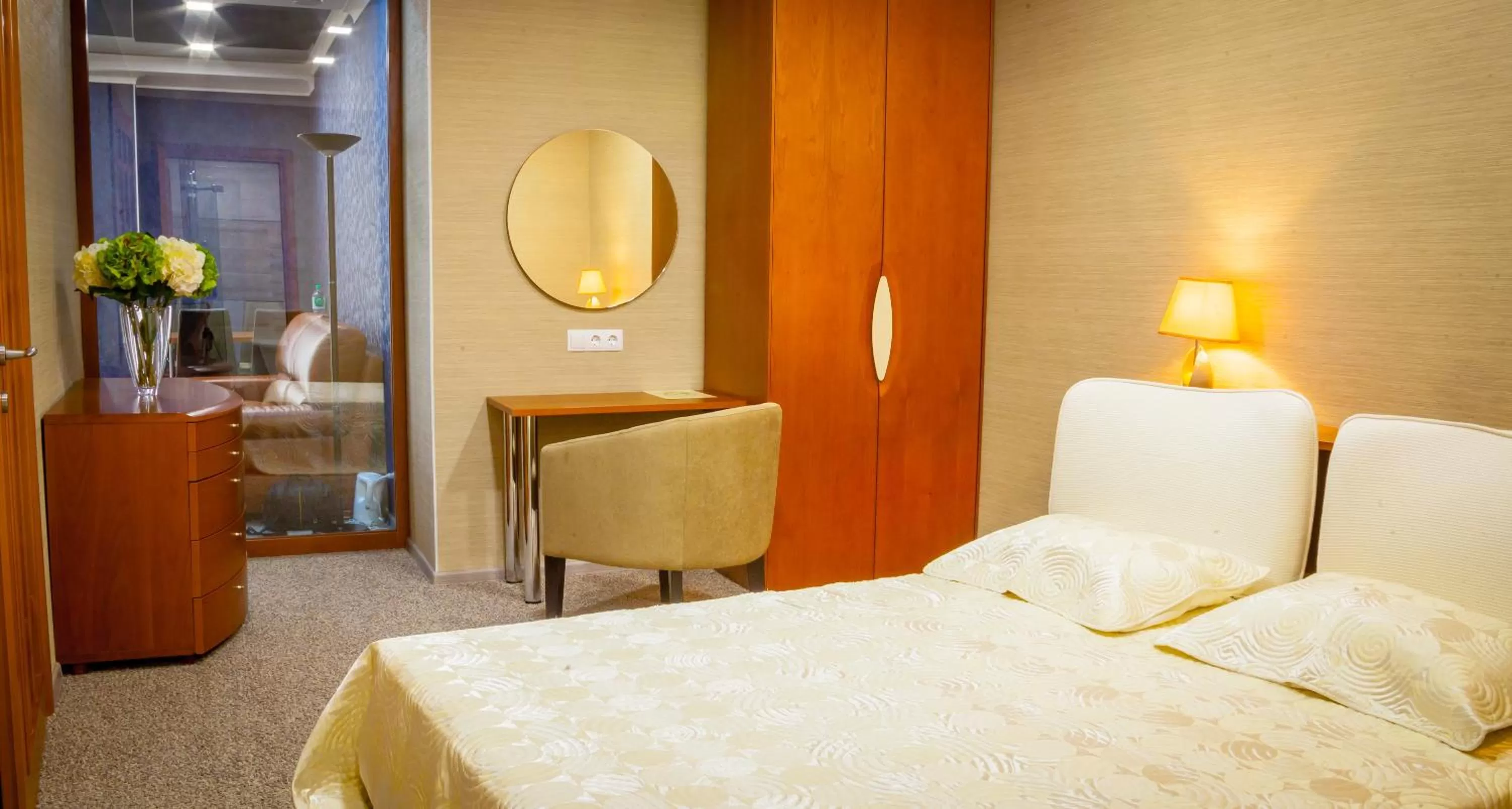 Photo of the whole room, Bed in Elite Hotel