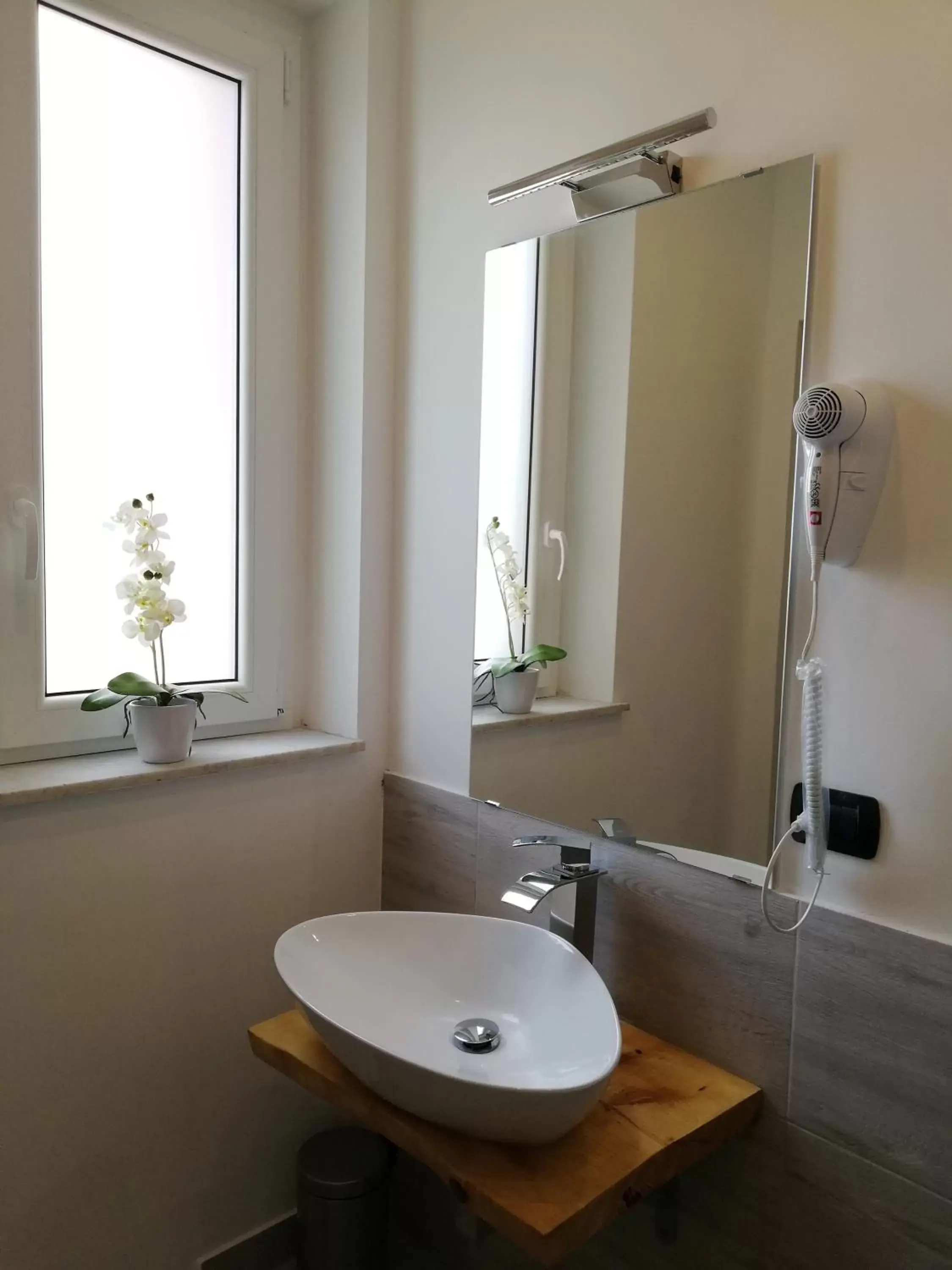 Bathroom in UP&B Rooms Catania