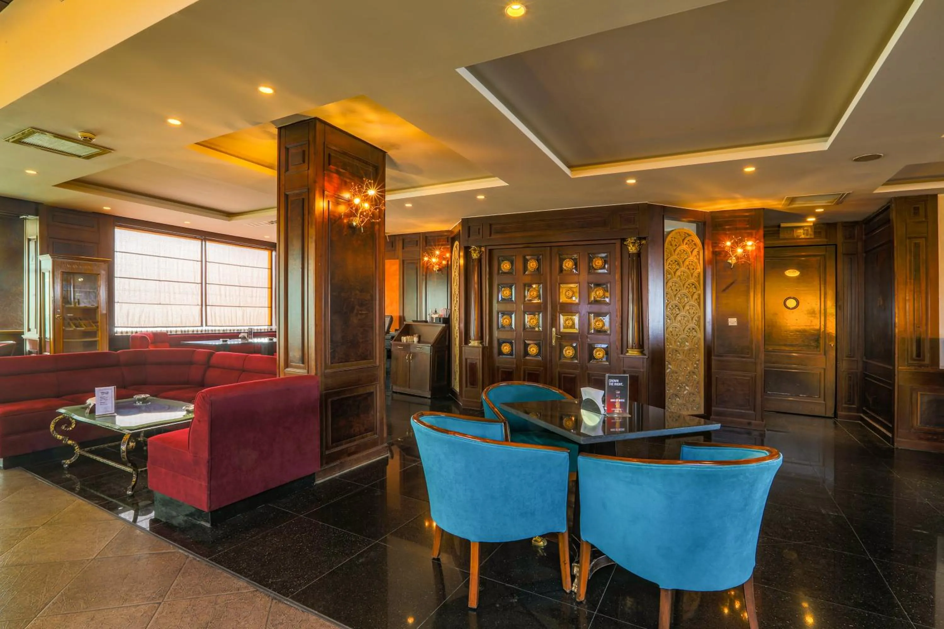 Restaurant/places to eat in Bristol Hotel