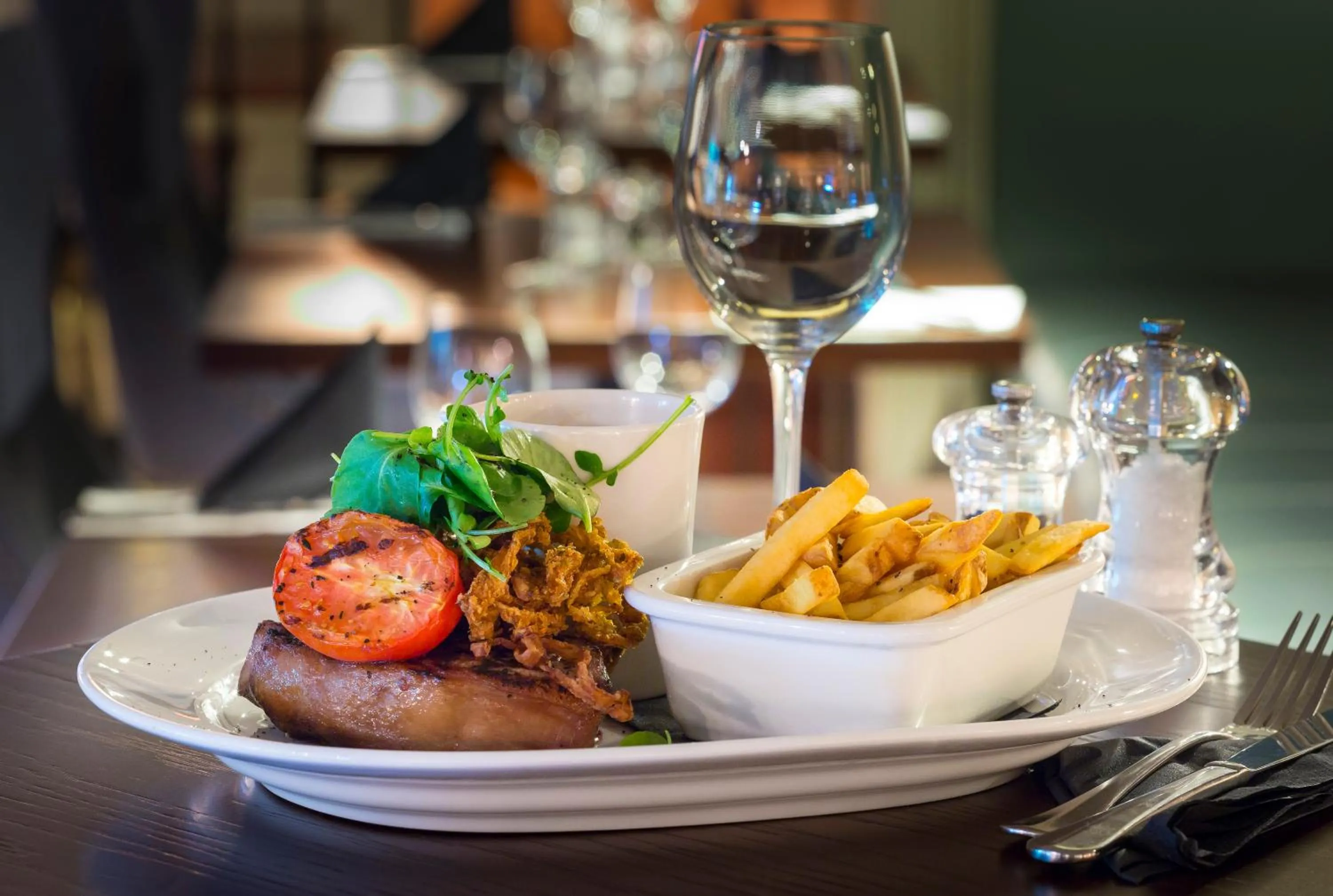 Food and drinks in Bonnington Hotel & Leisure Centre