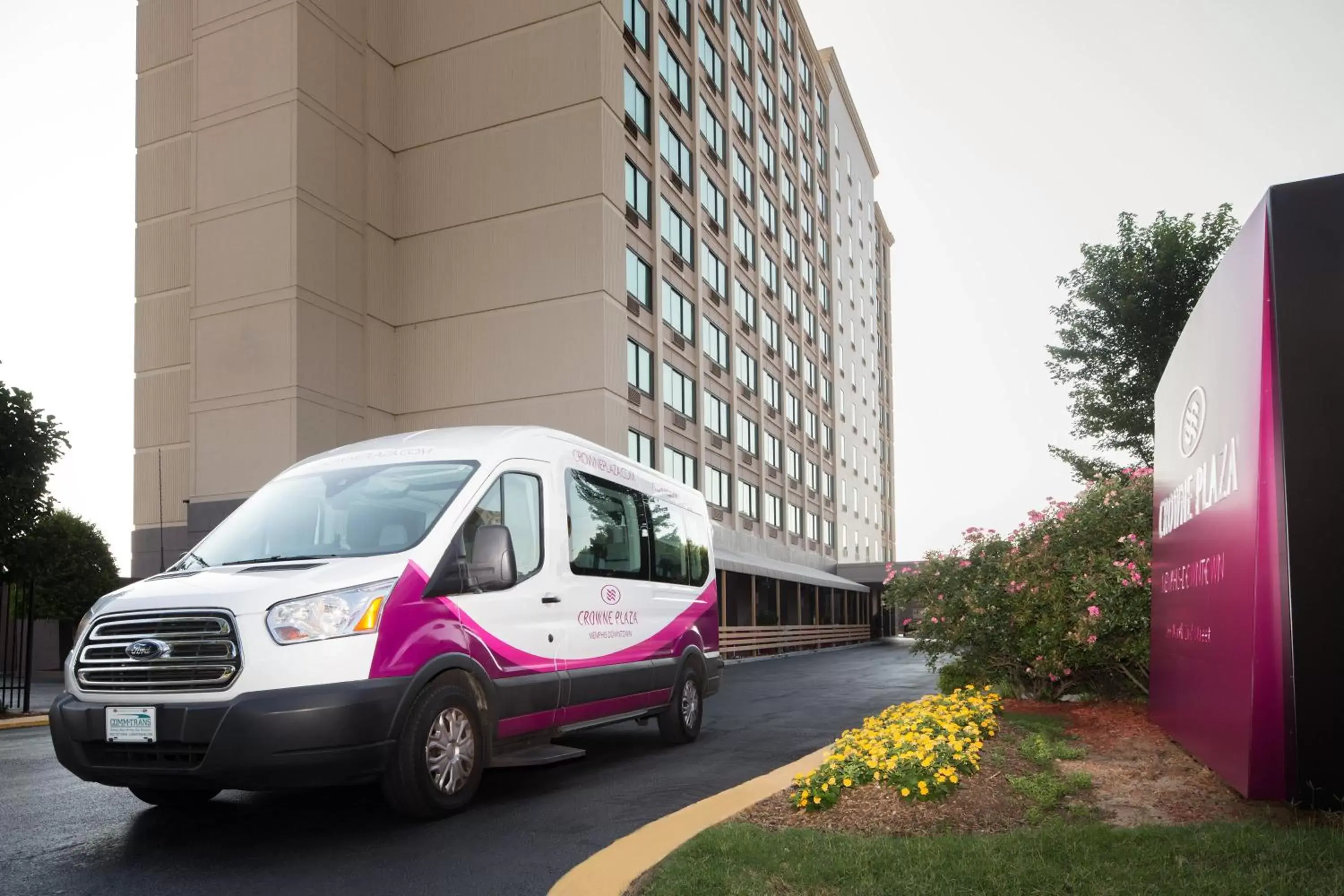Lobby or reception in Crowne Plaza Memphis Downtown by IHG Lobby or reception in Crowne Plaza Memphis Downtown by IHG