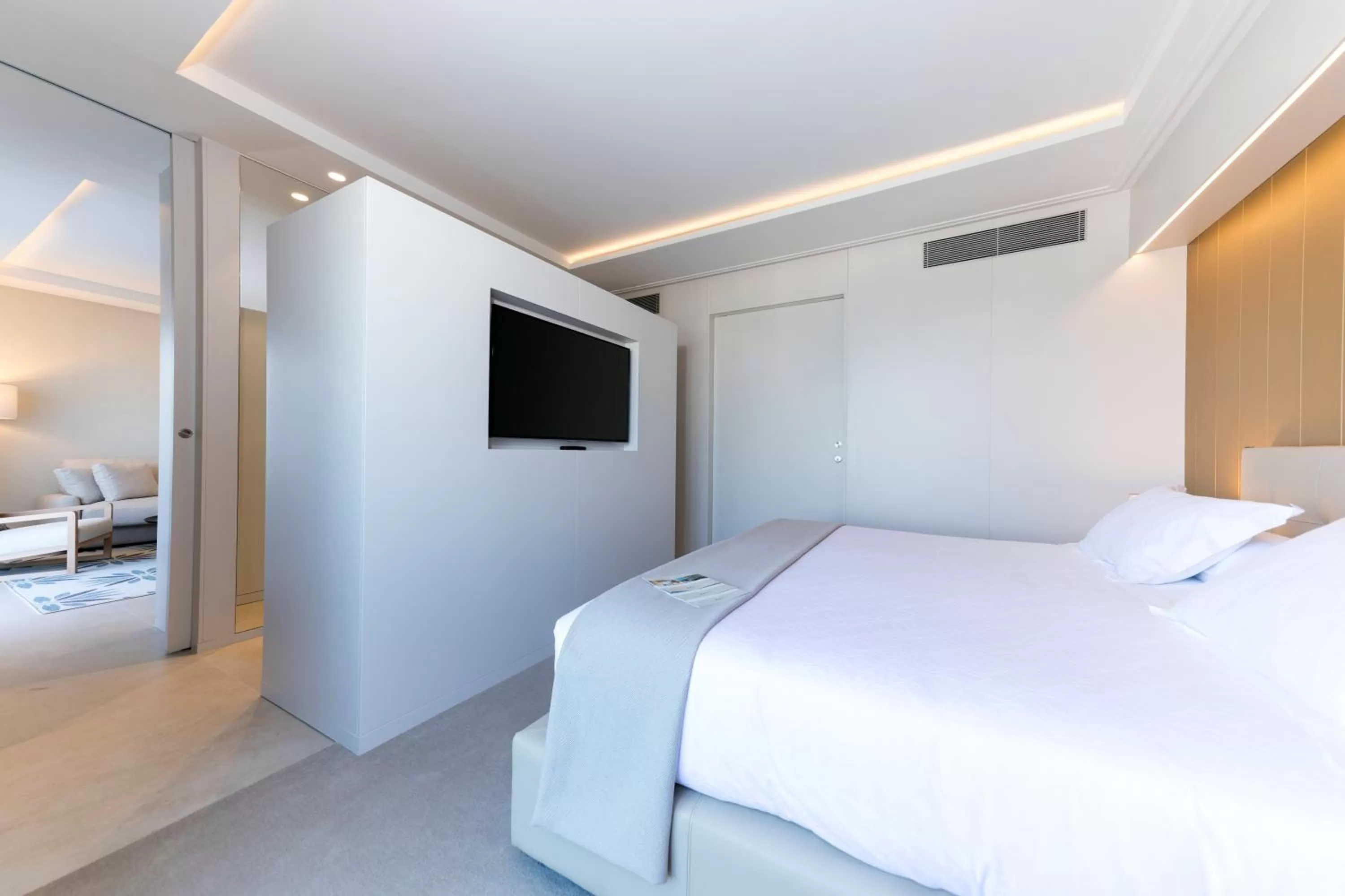 Photo of the whole room, Bed in GPRO Valparaiso Palace & Spa